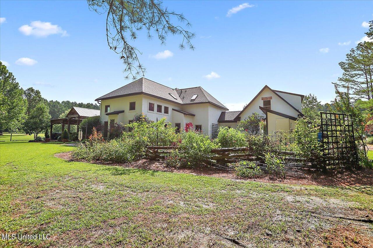 438 Stokes Road
