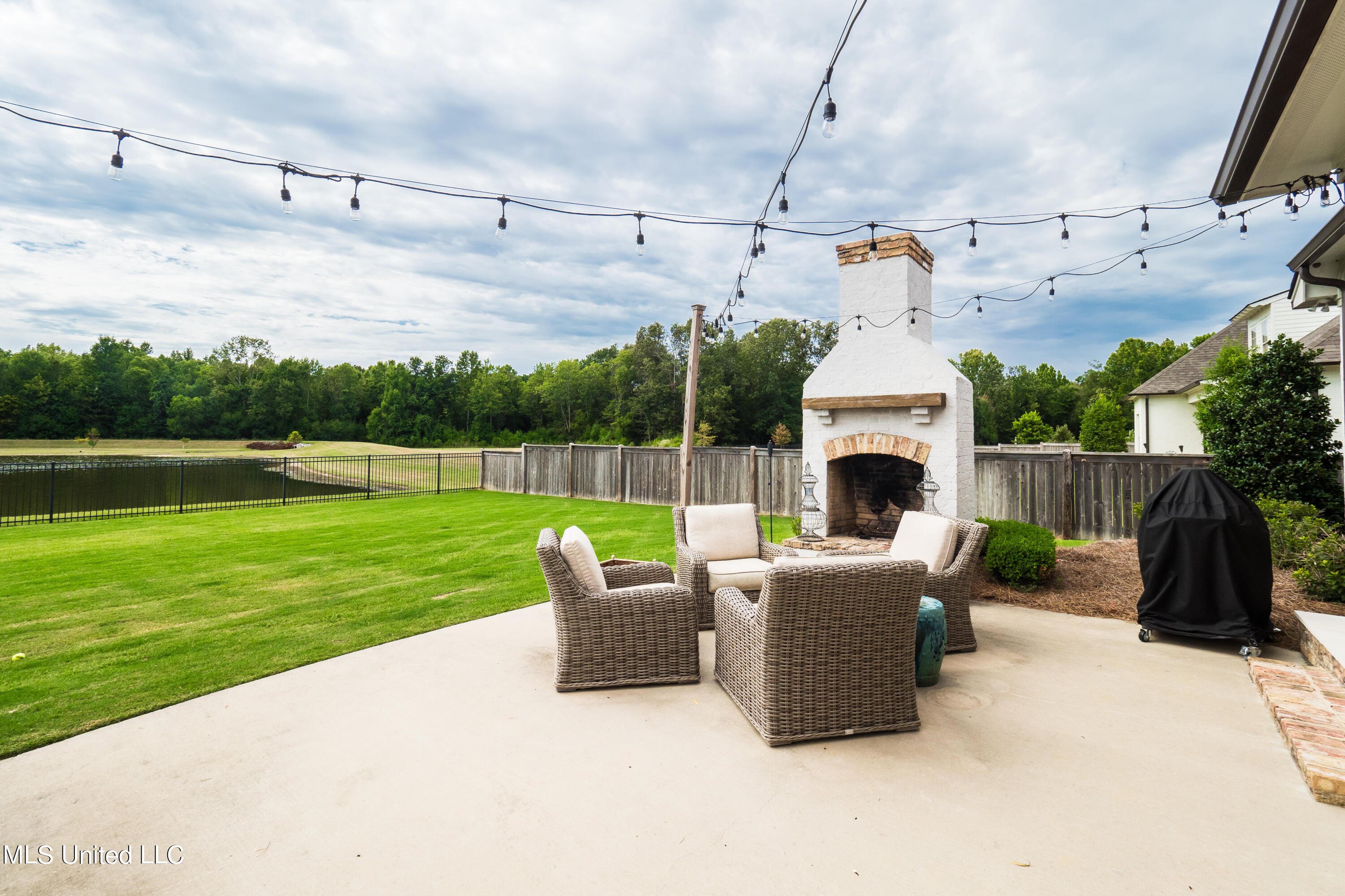 203 S Woodcreek Road