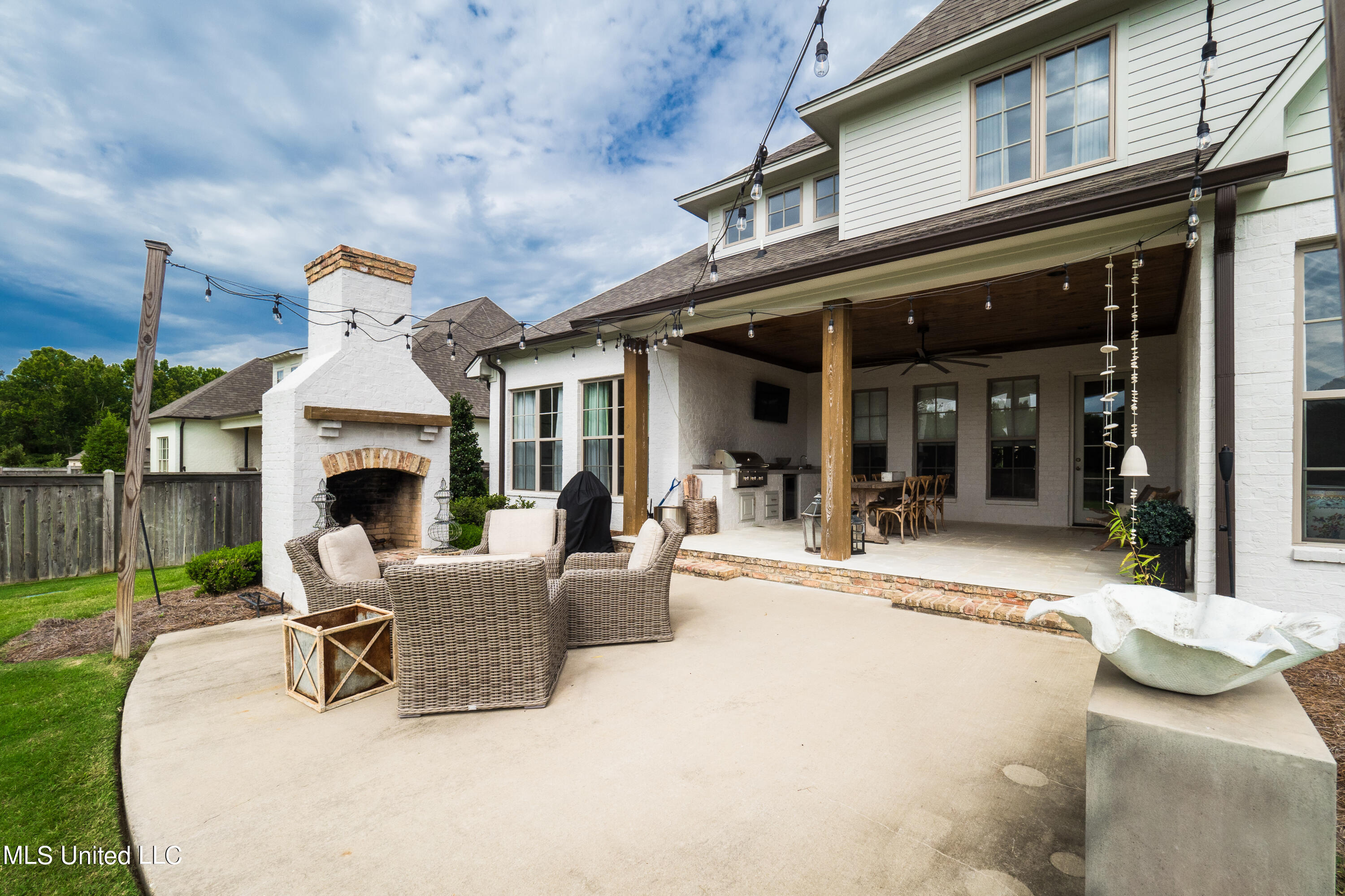 203 S Woodcreek Road