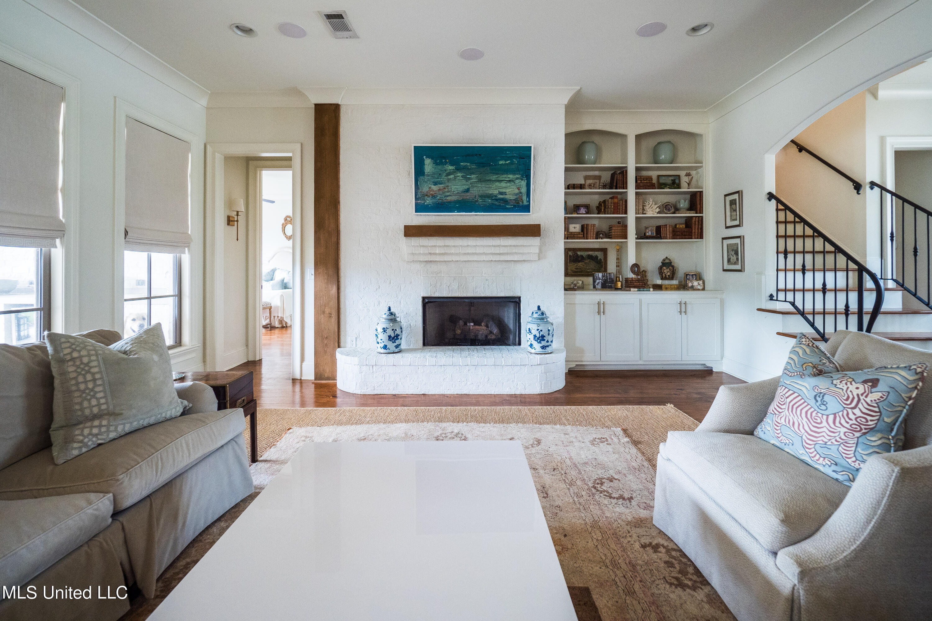 203 S Woodcreek Road