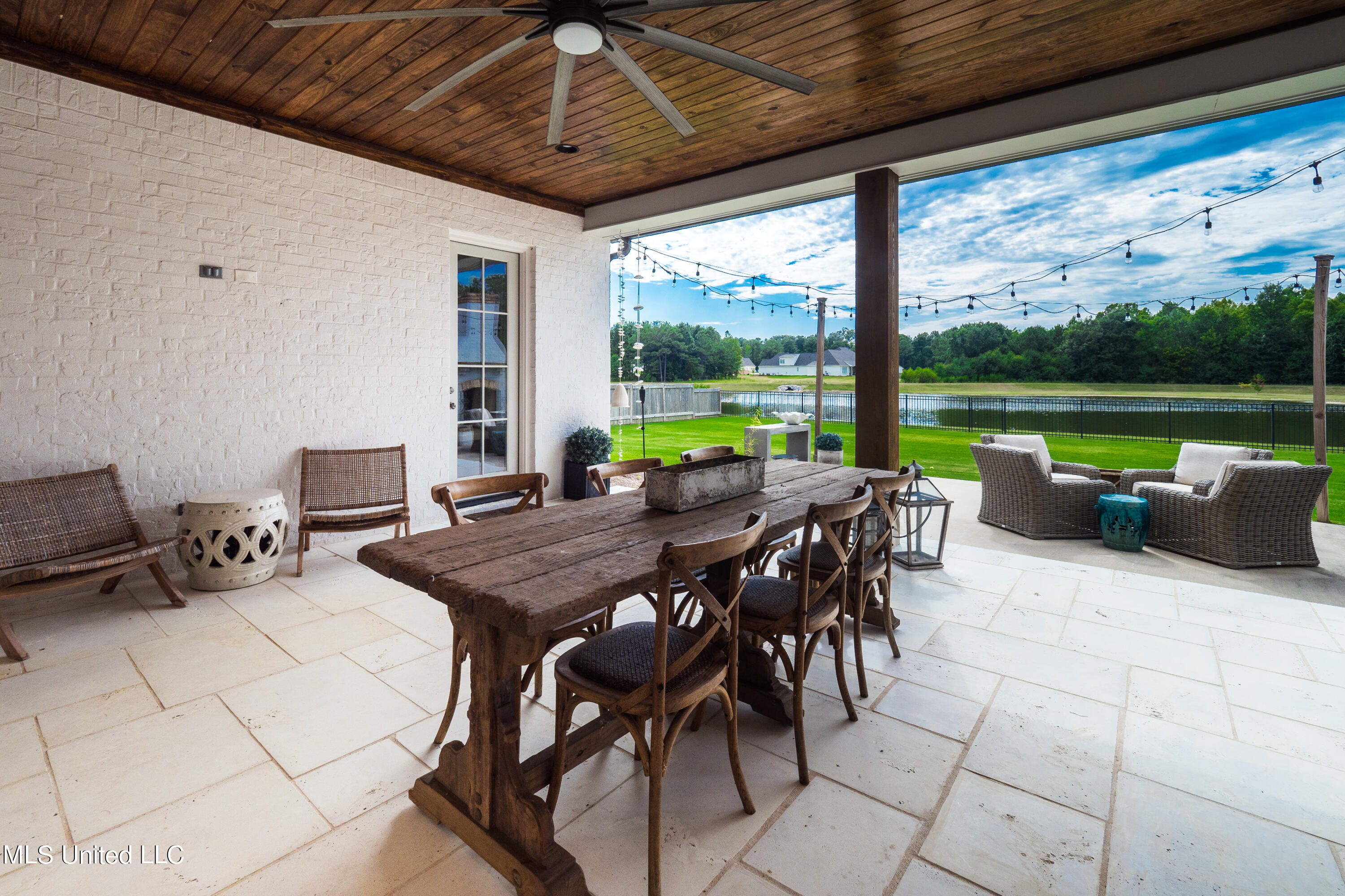 203 S Woodcreek Road