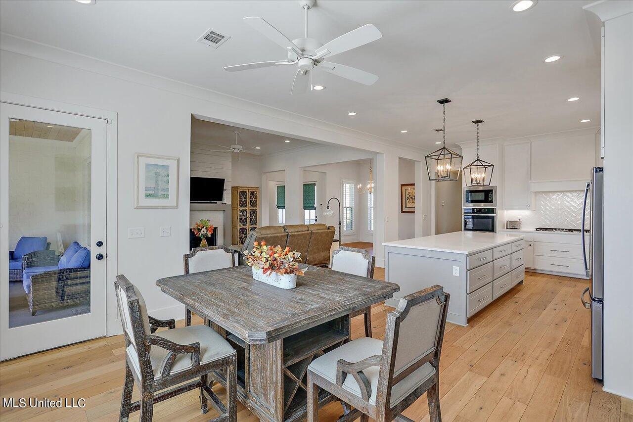 118 First Colony Boulevard