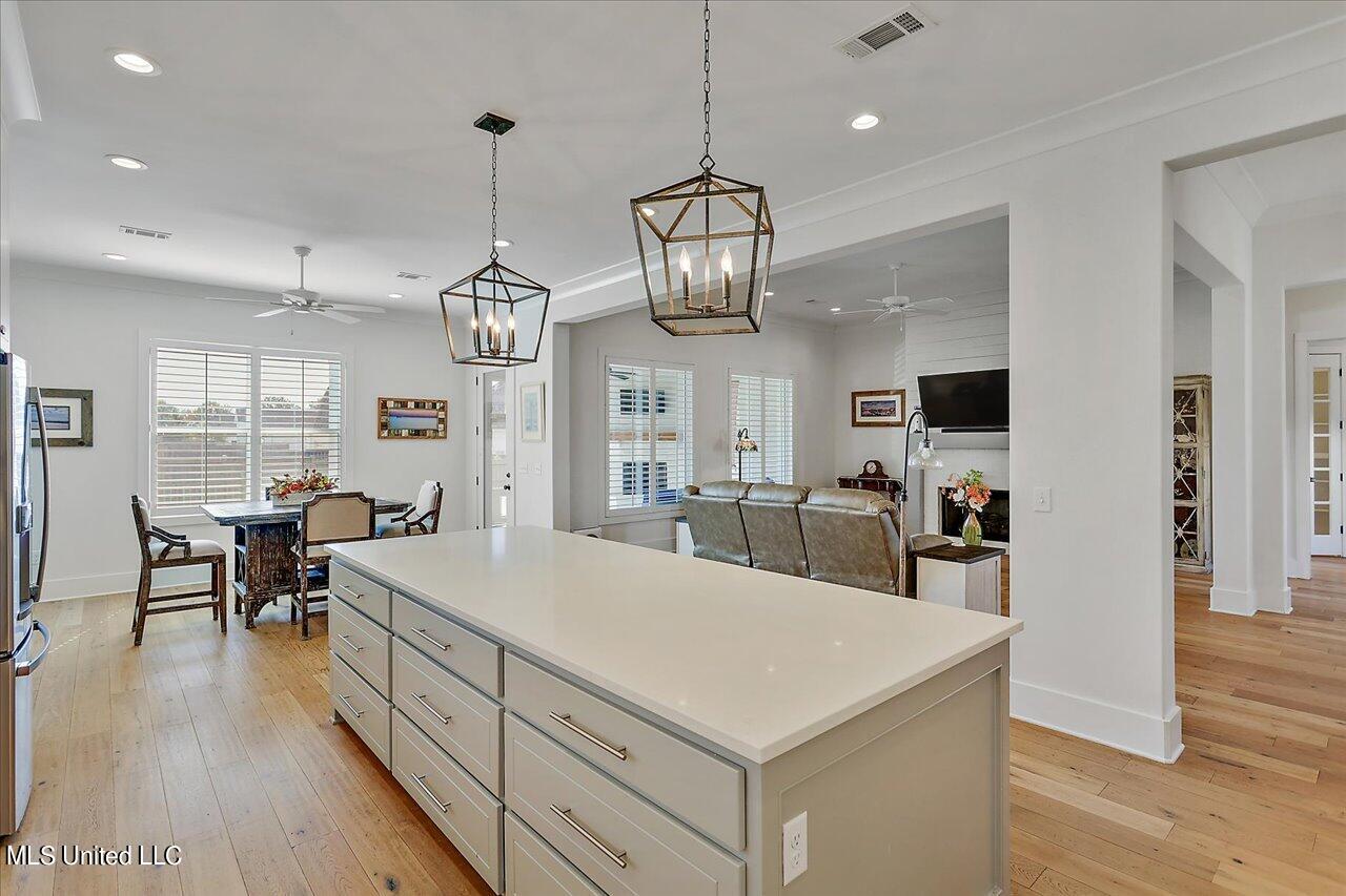 118 First Colony Boulevard