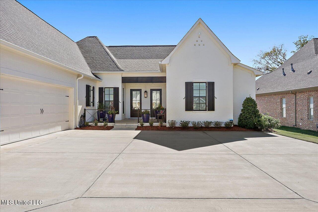 118 First Colony Boulevard