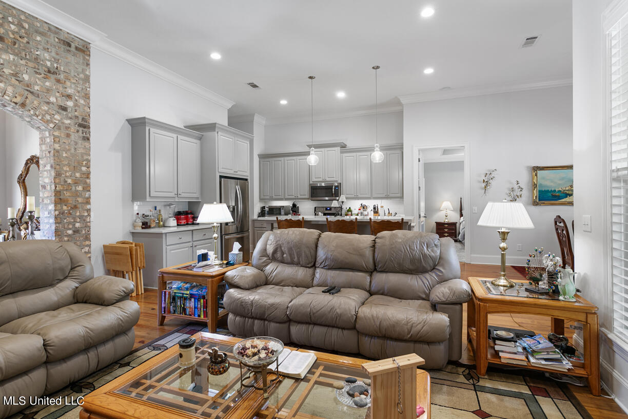 260 Falls Crossing