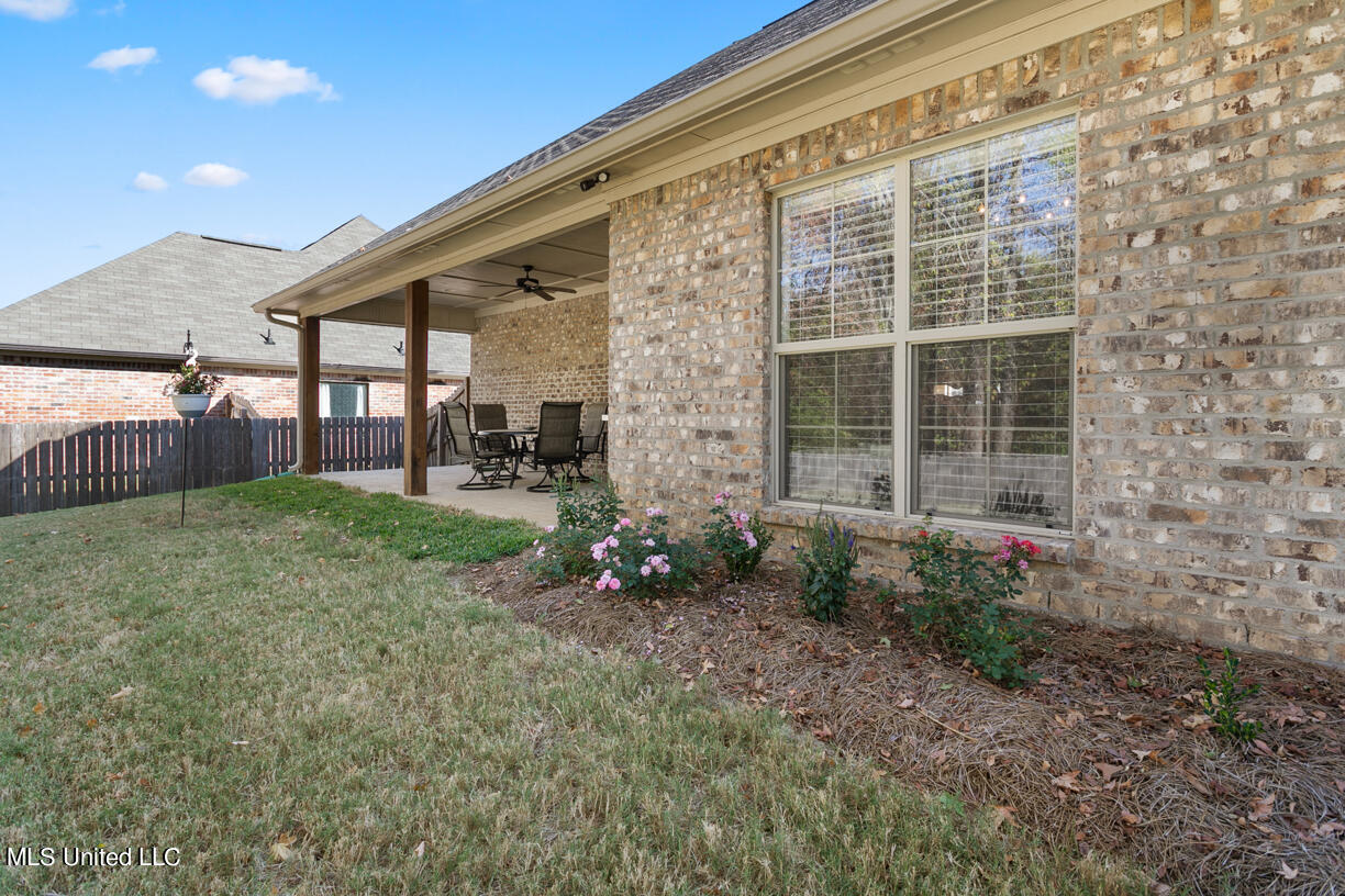 260 Falls Crossing