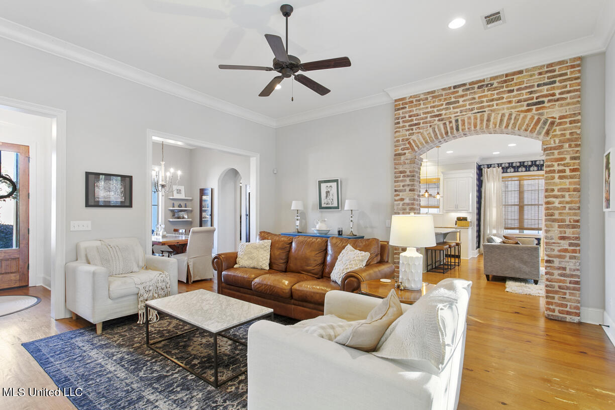 112 Wingtip Cove