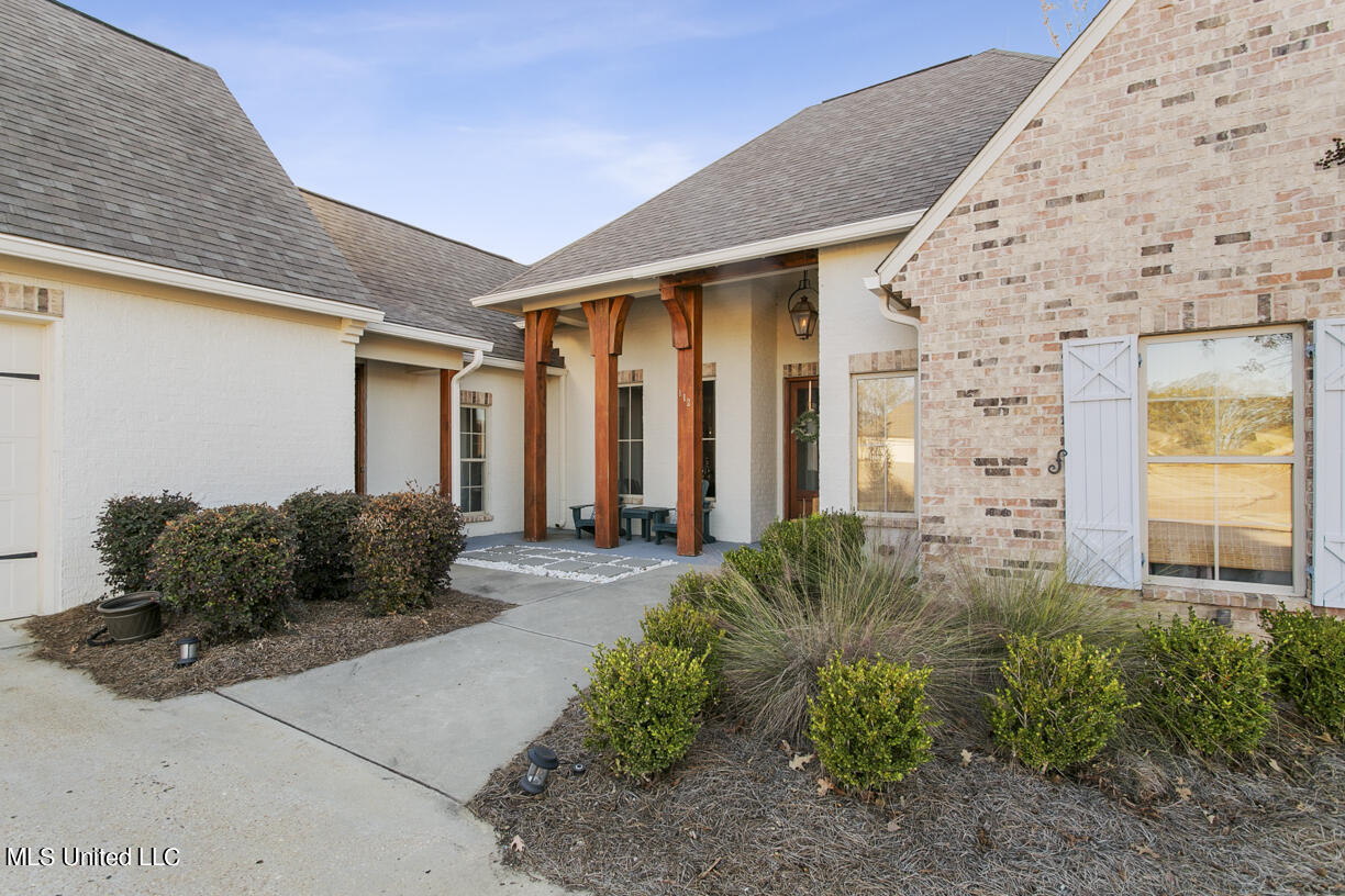 112 Wingtip Cove