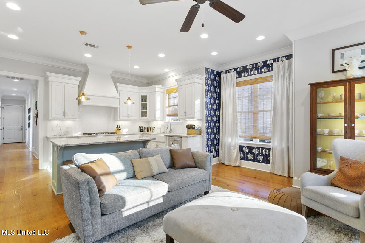 112 Wingtip Cove