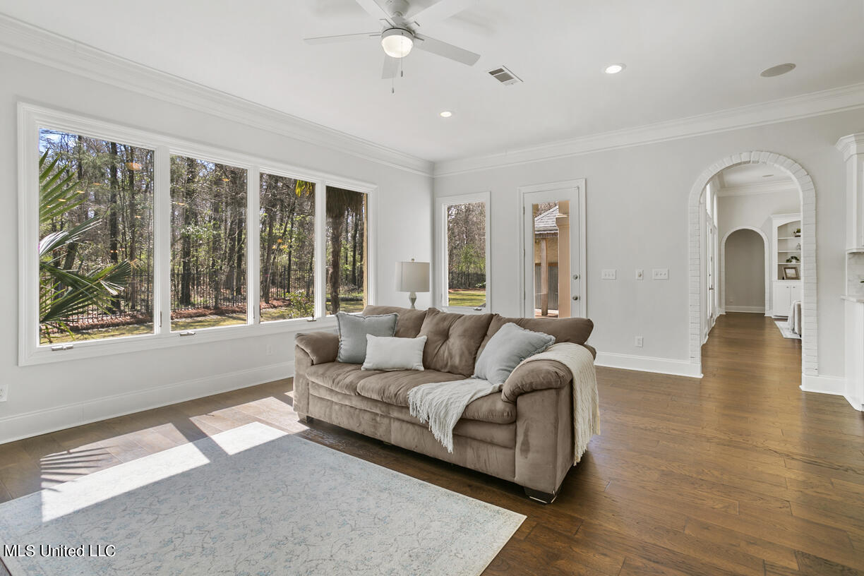 349 Kingsbridge Road
