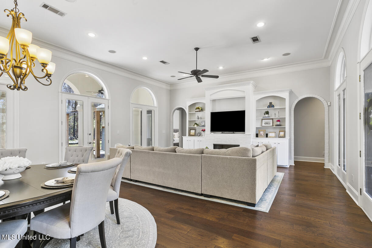 349 Kingsbridge Road