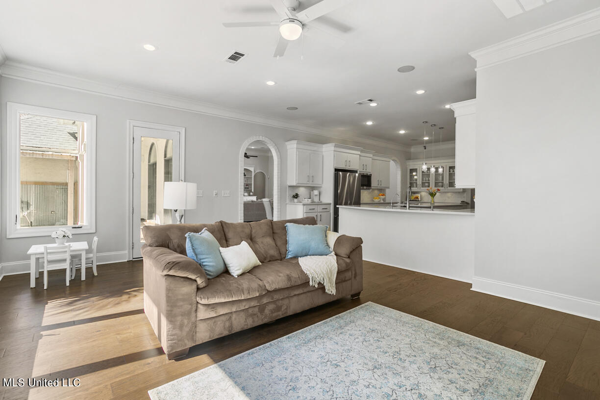 349 Kingsbridge Road