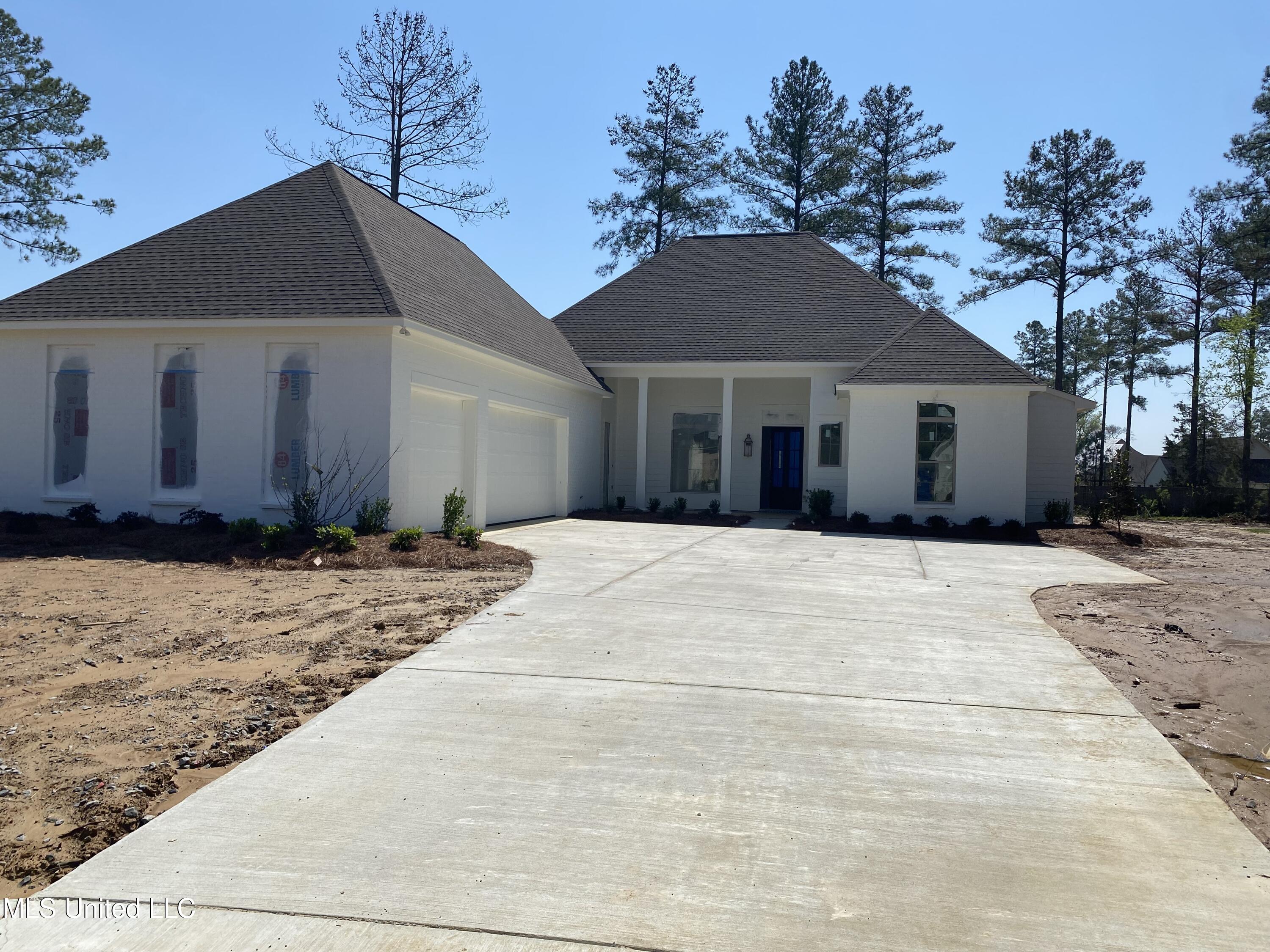 704 Kingswood Cove