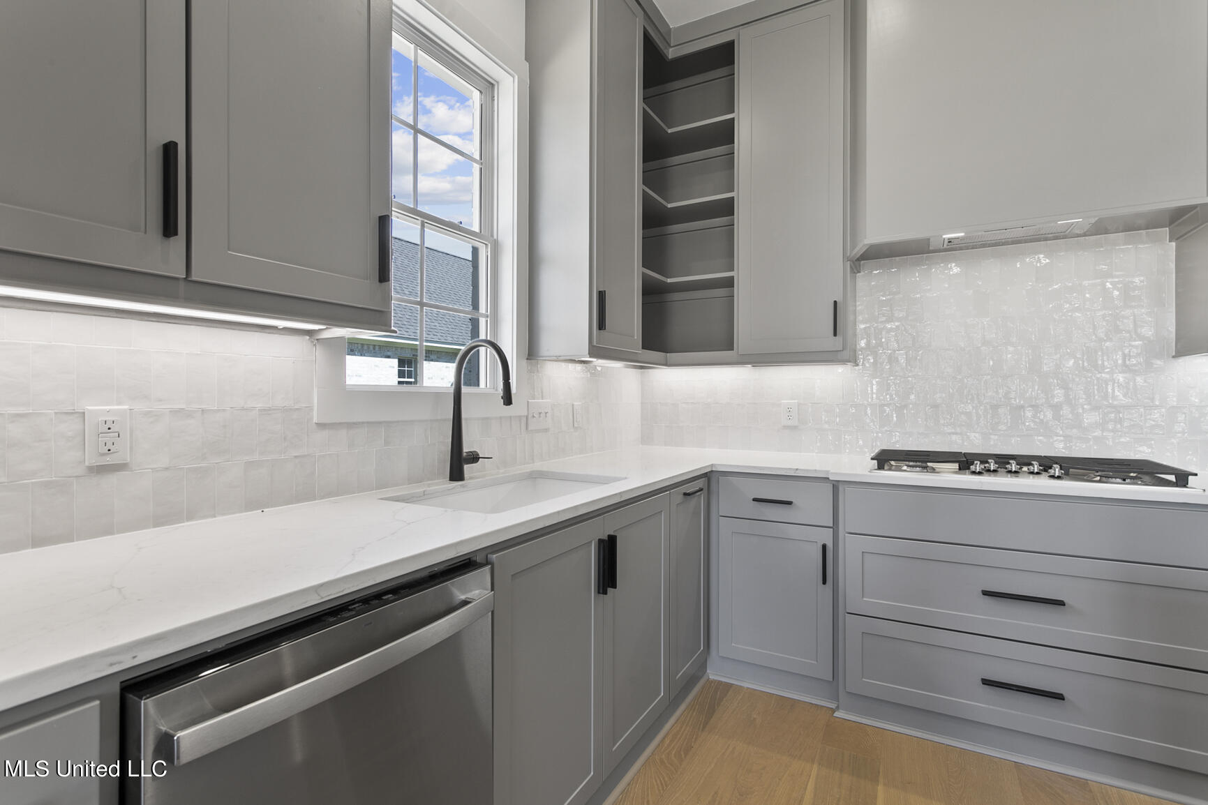 252 Kingswood Place