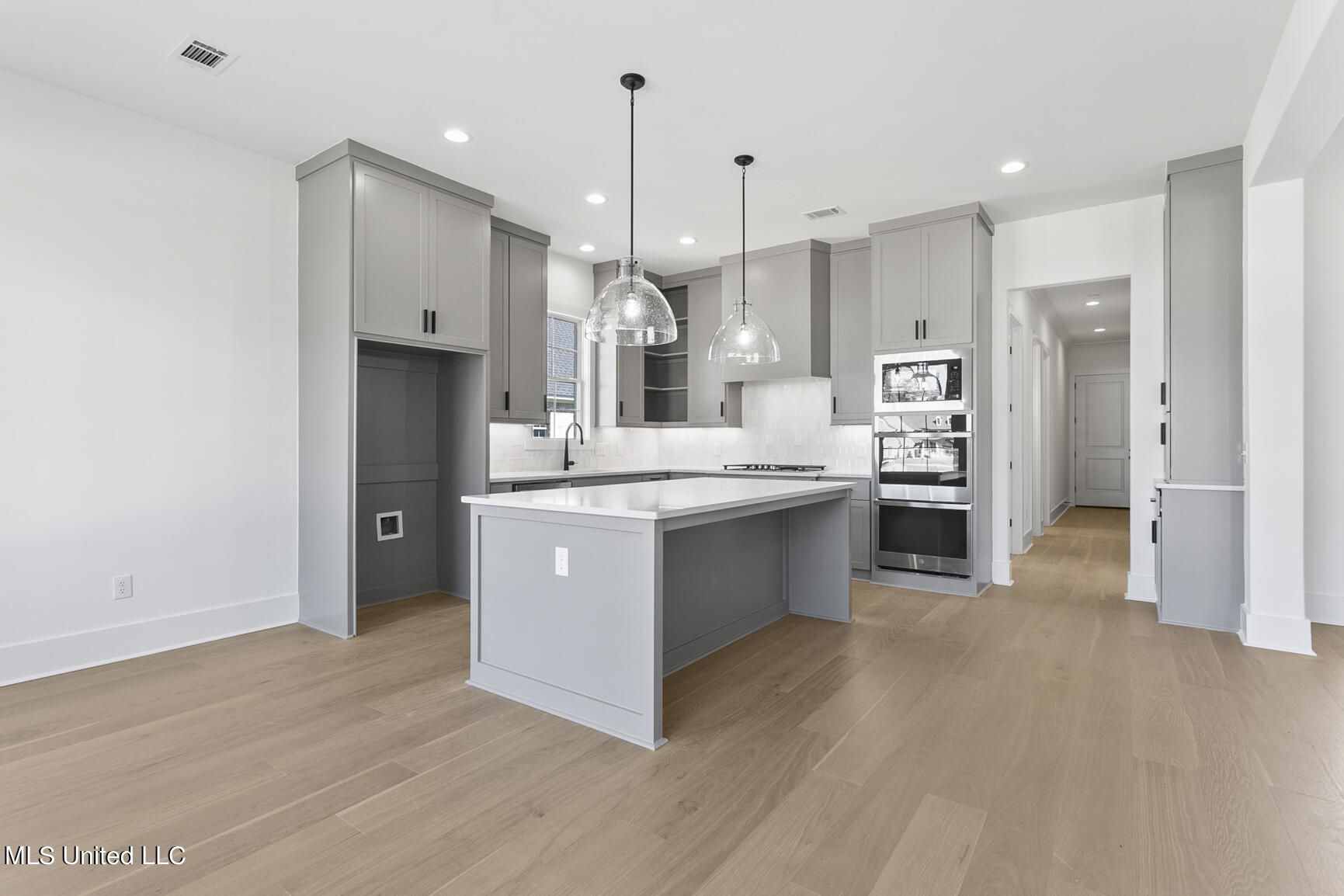 252 Kingswood Place