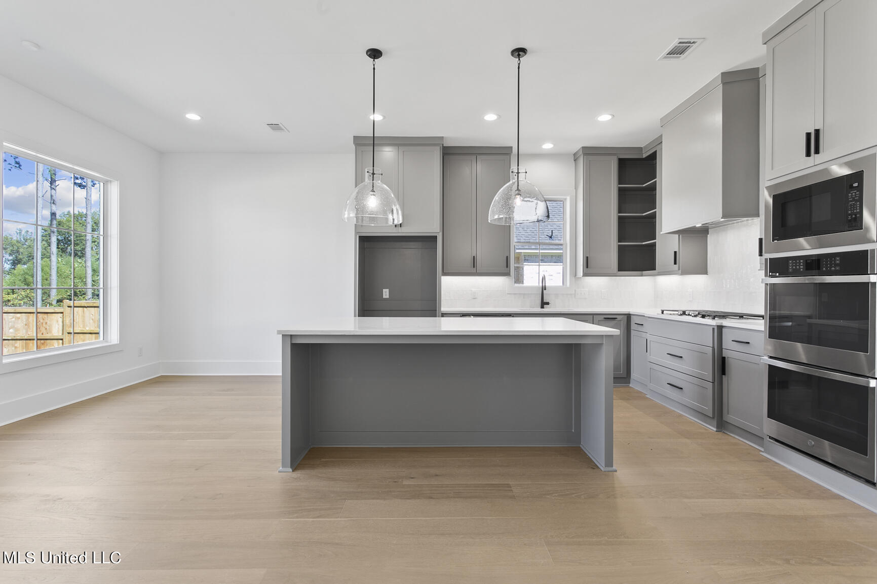 252 Kingswood Place