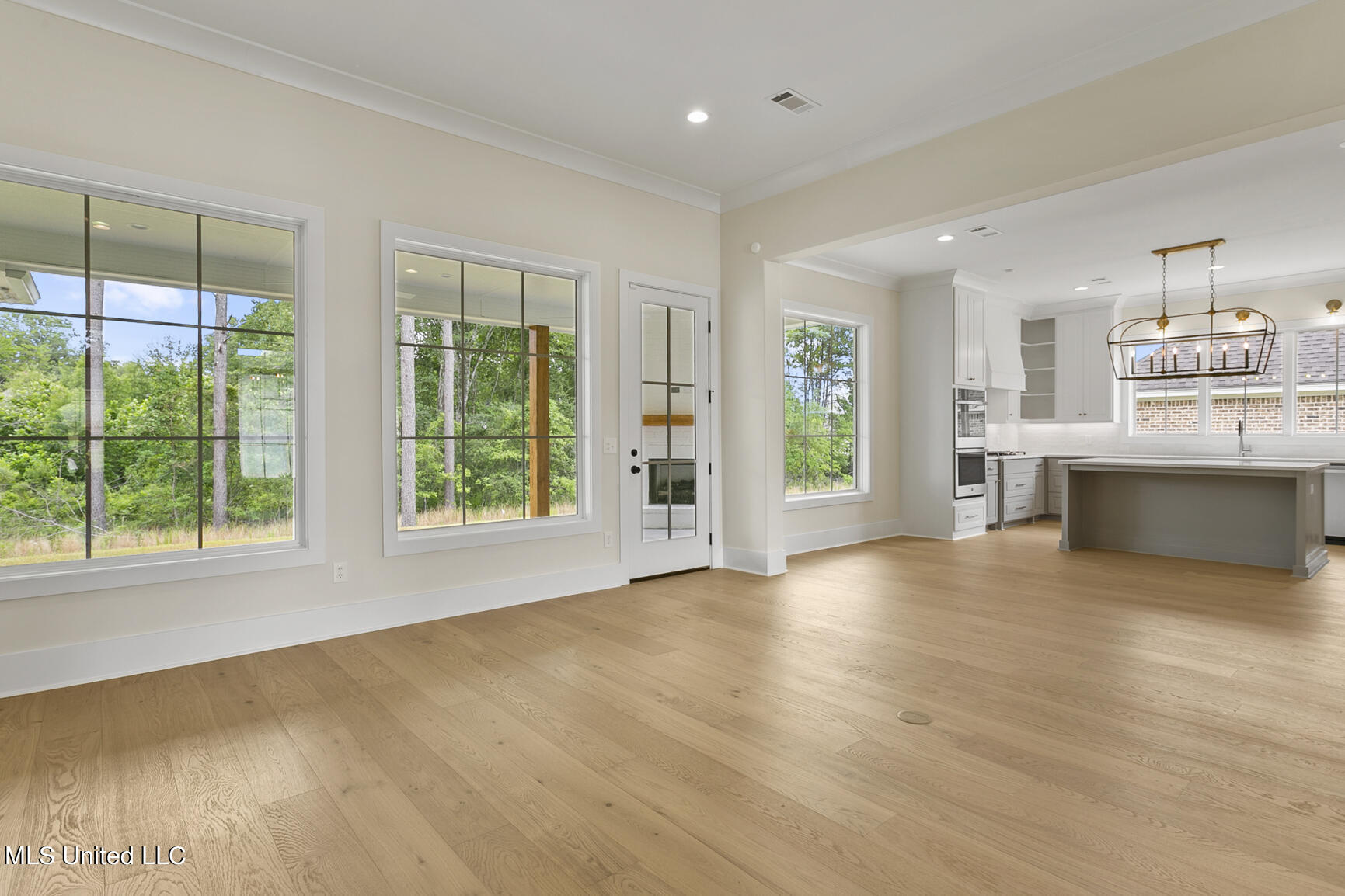 246 Kingswood Place