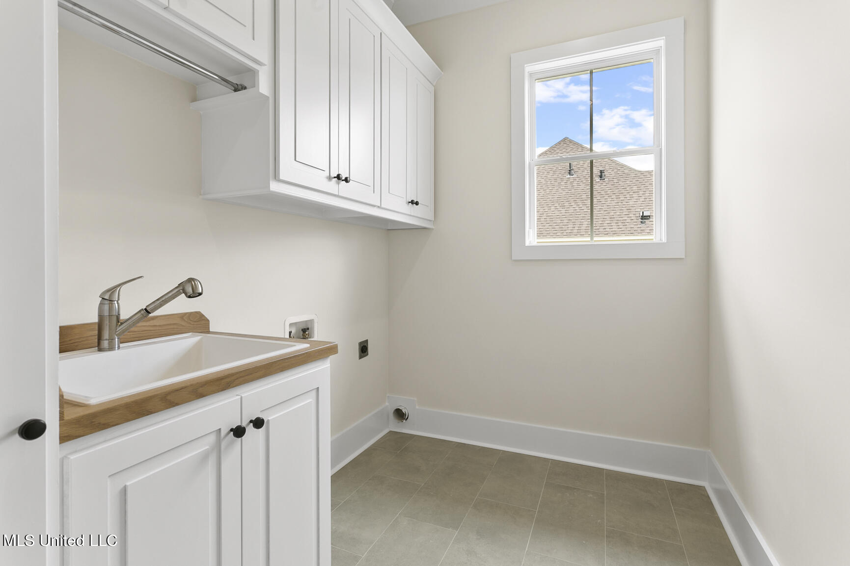 246 Kingswood Place