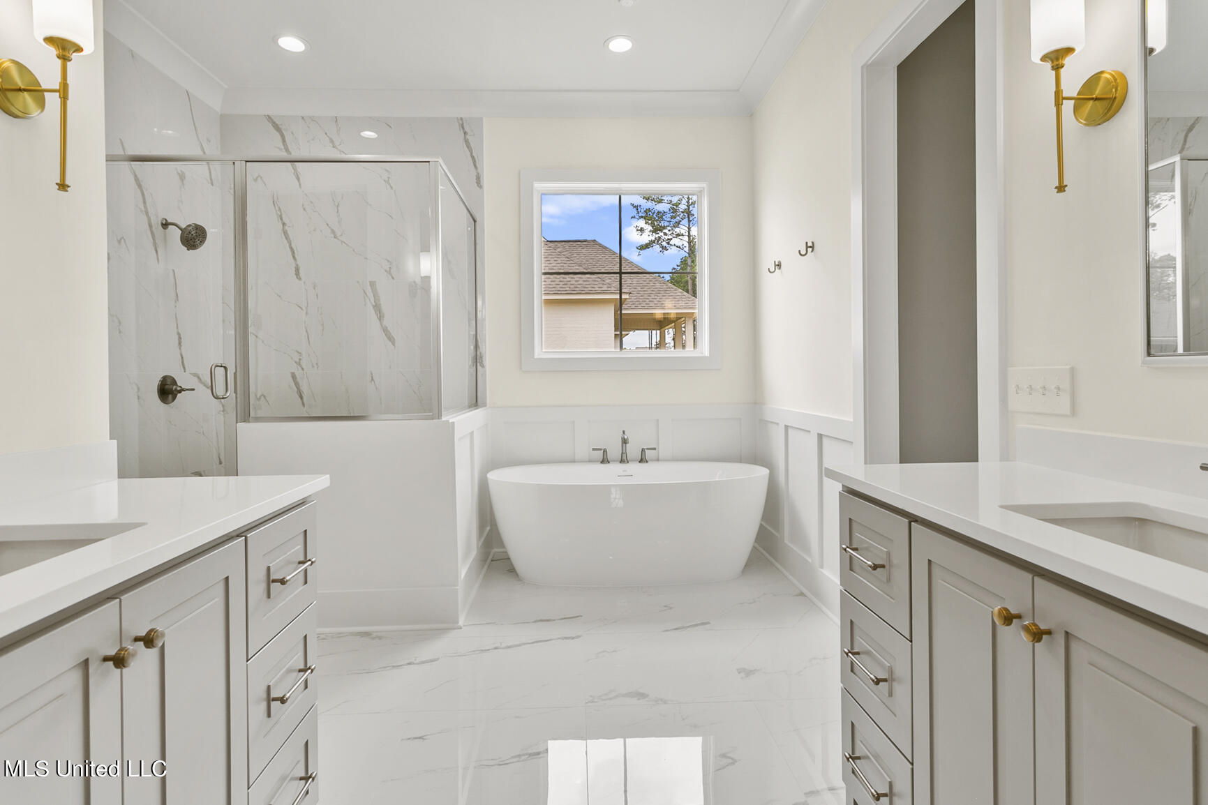 246 Kingswood Place