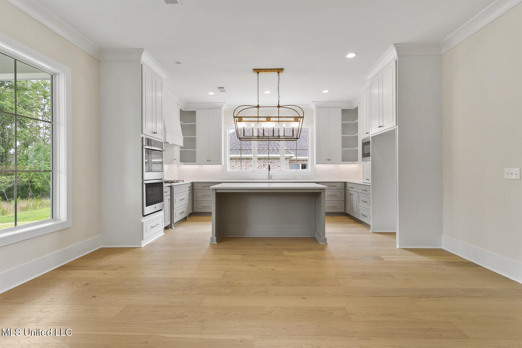 246 Kingswood Place