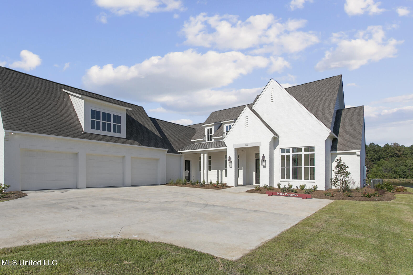 162 Westlake Circle