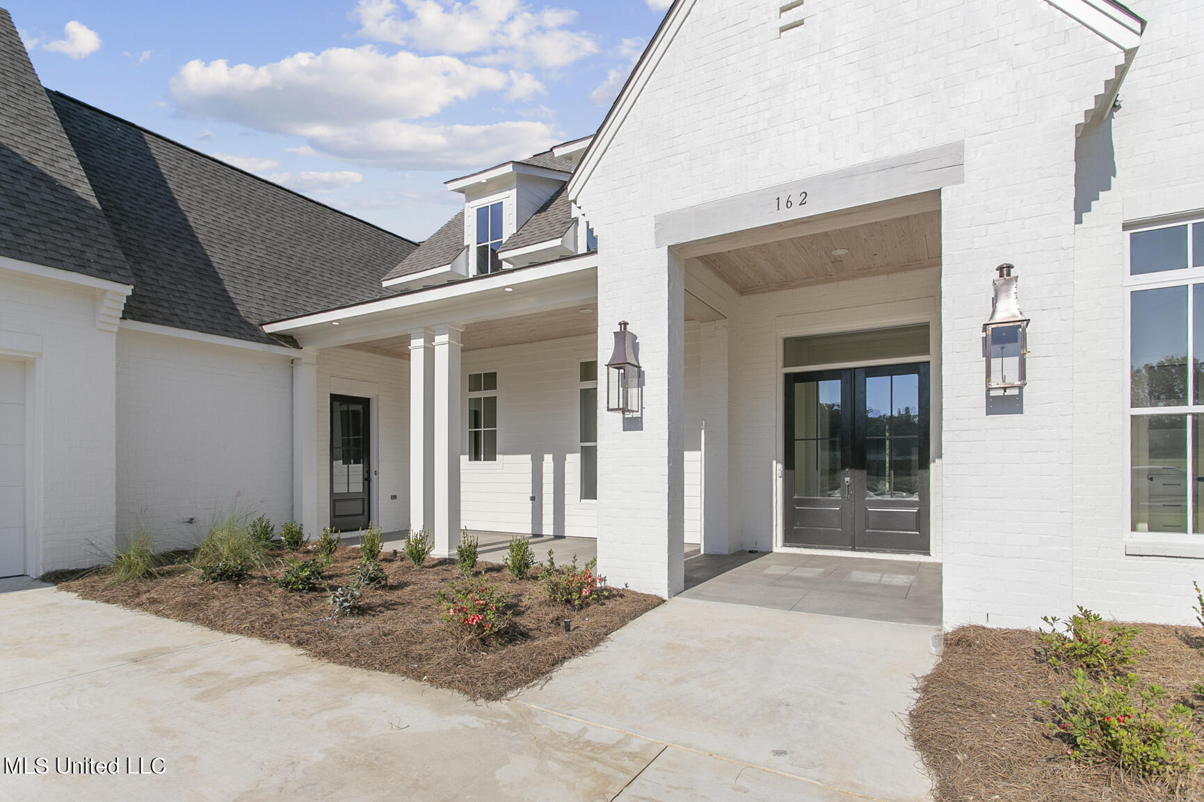 162 Westlake Circle