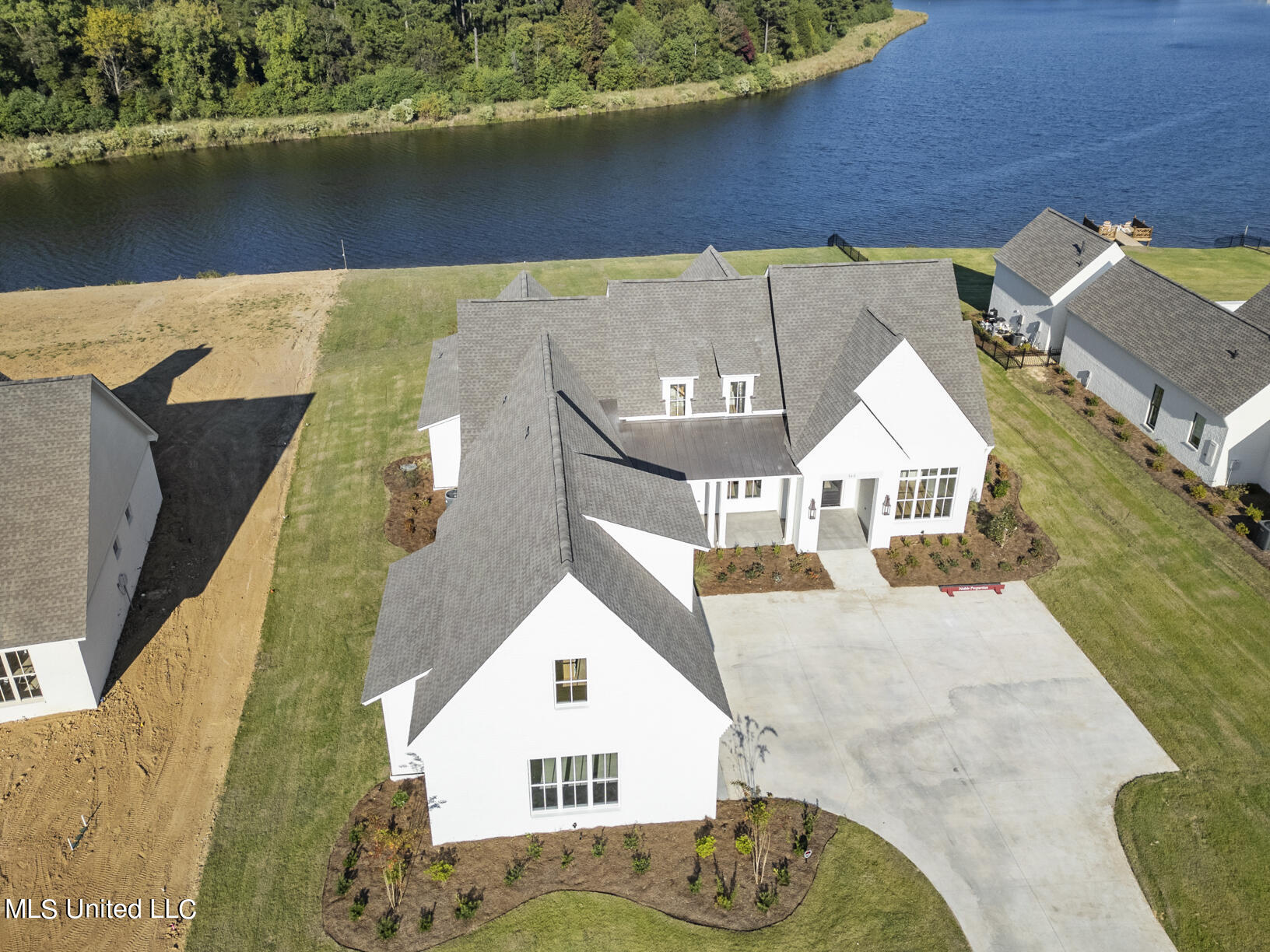 162 Westlake Circle