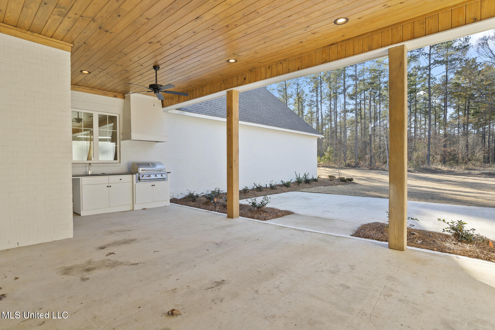 201 Westlake Circle