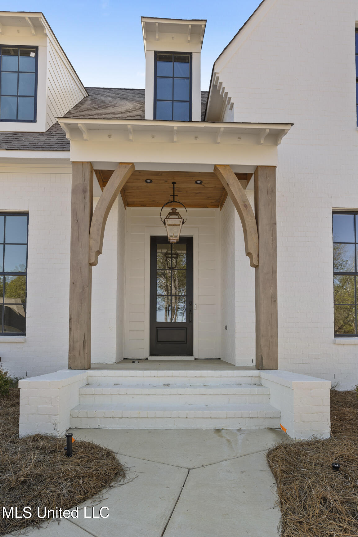 201 Westlake Circle