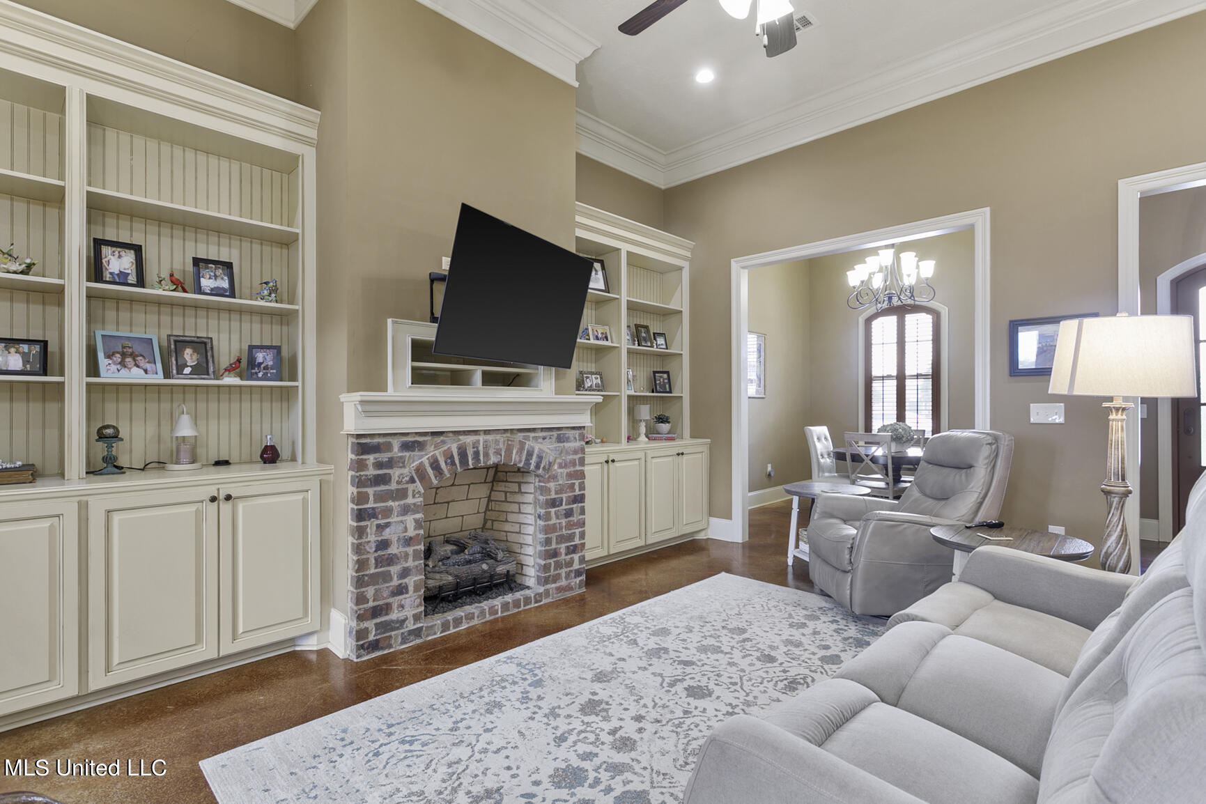 128 Asbury Square