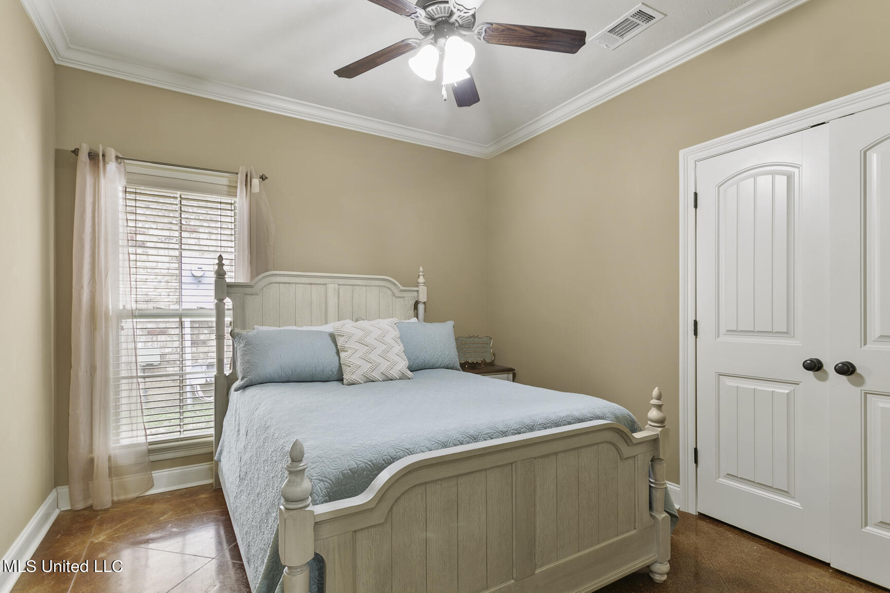 128 Asbury Square