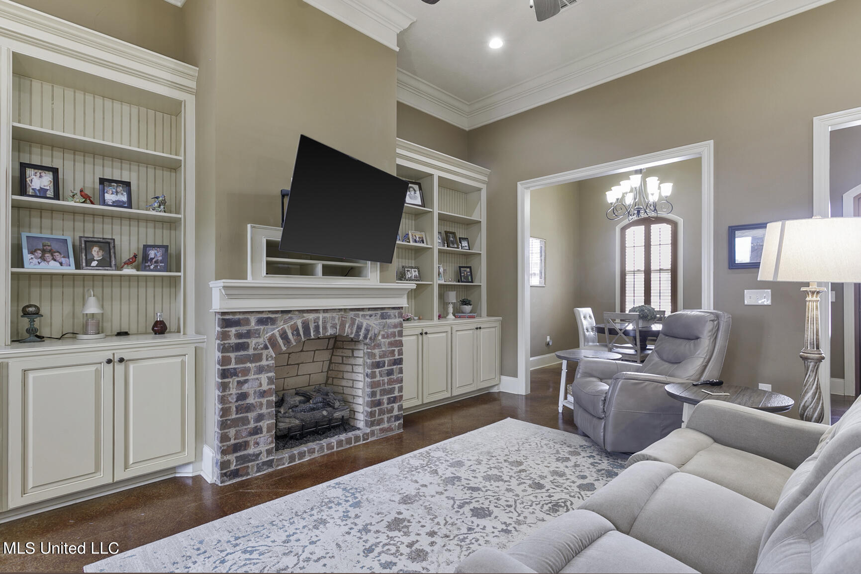 128 Asbury Square