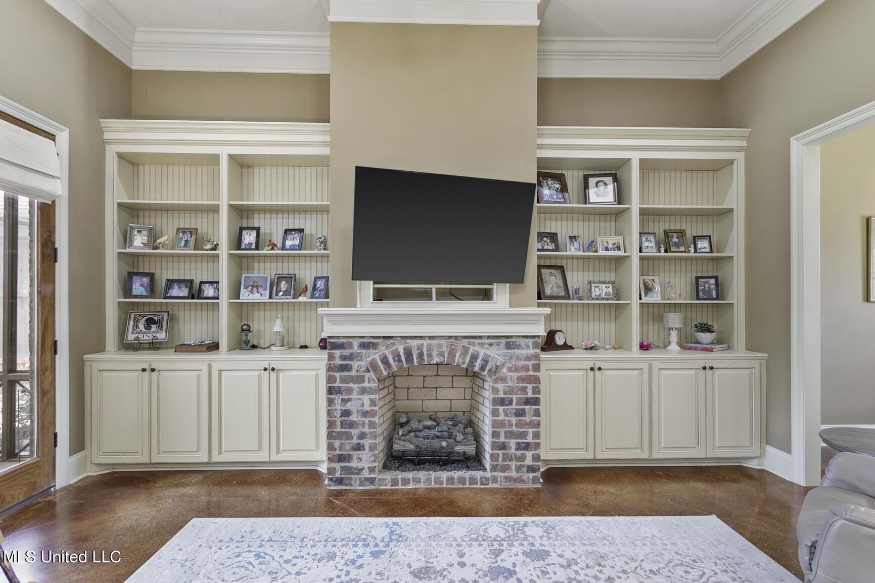 128 Asbury Square