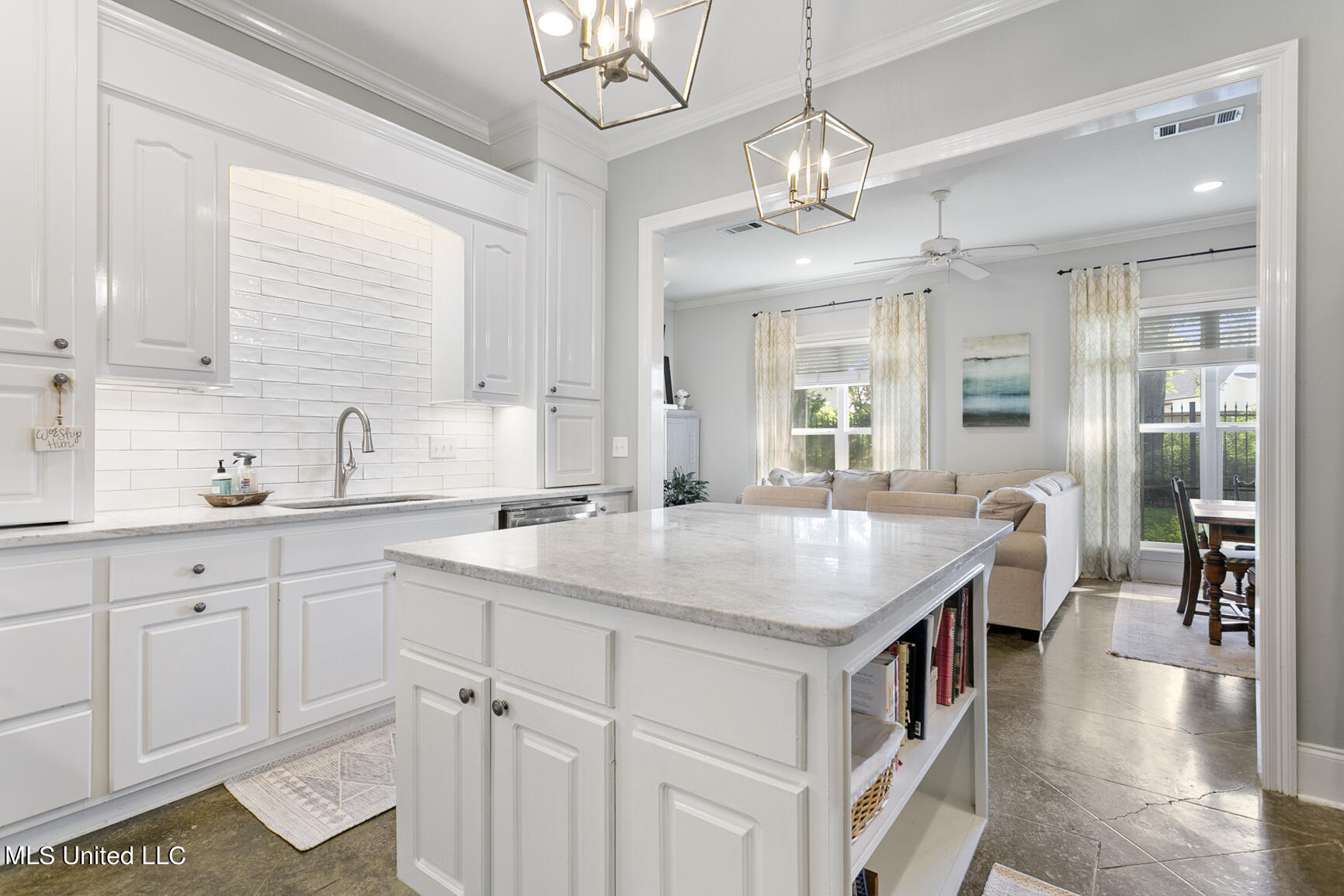 102 Catherine Cove