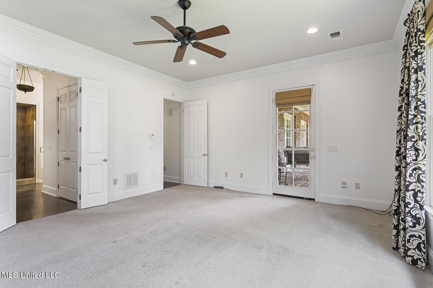161 Overlook Pointe Drive
