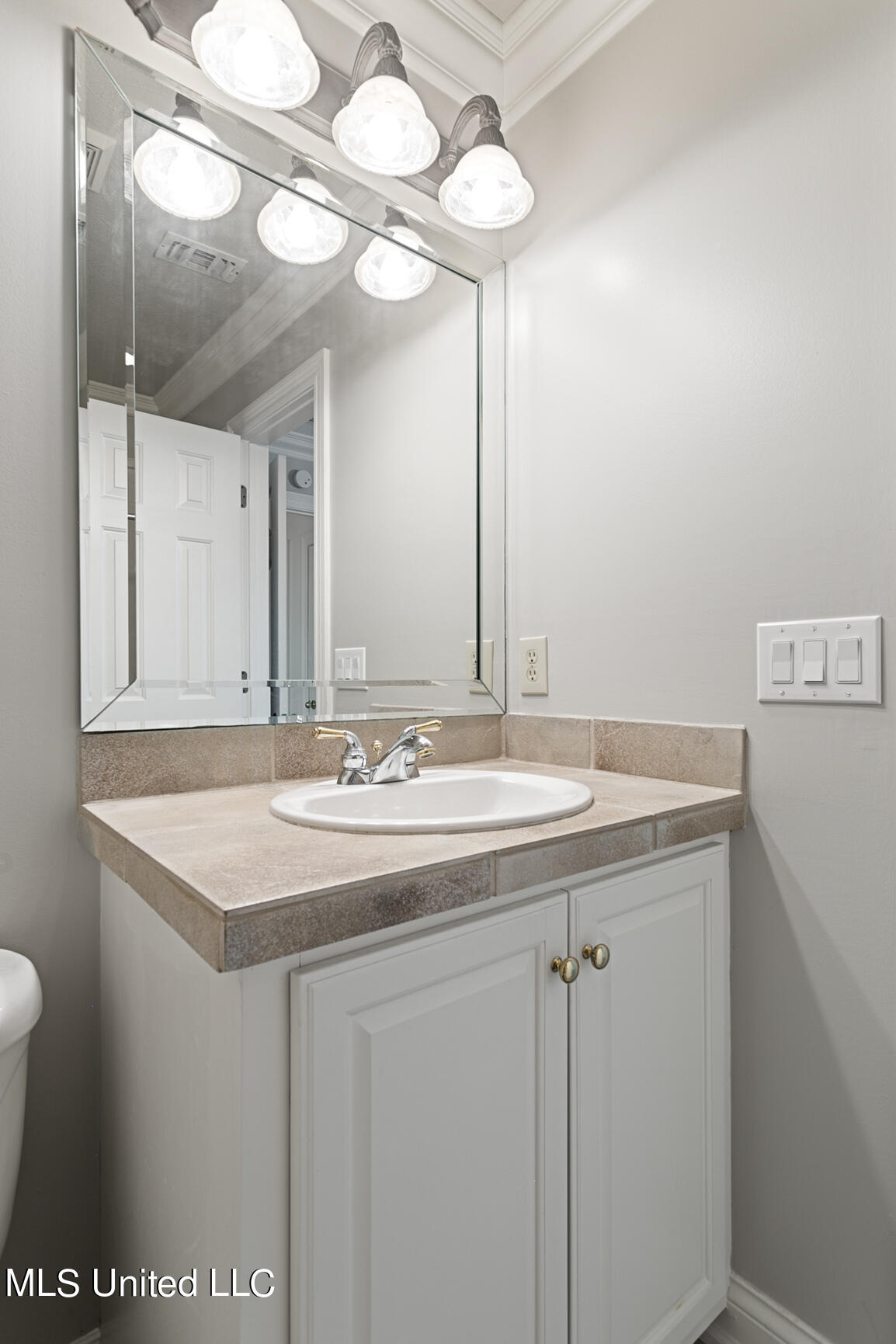 161 Overlook Pointe Drive