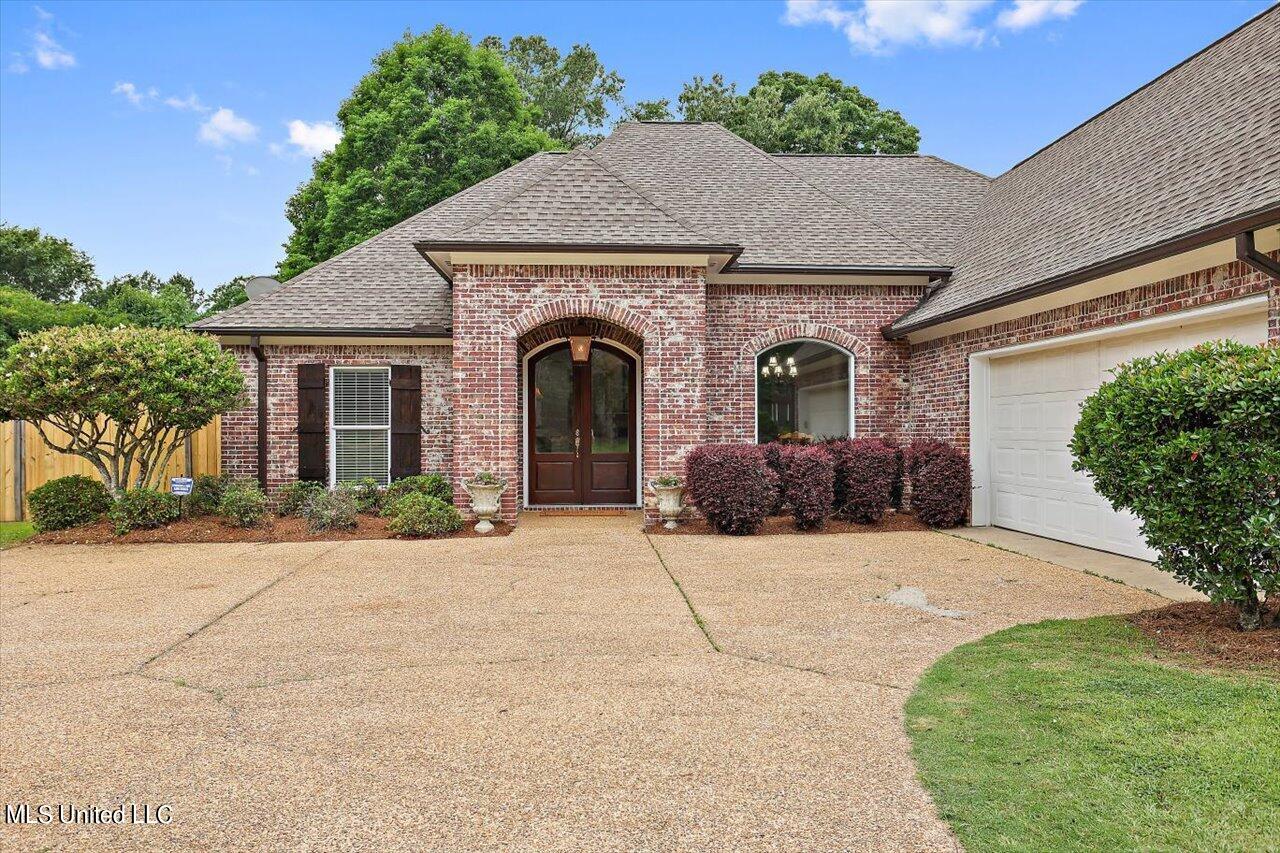 109 Fox Hollow Bend