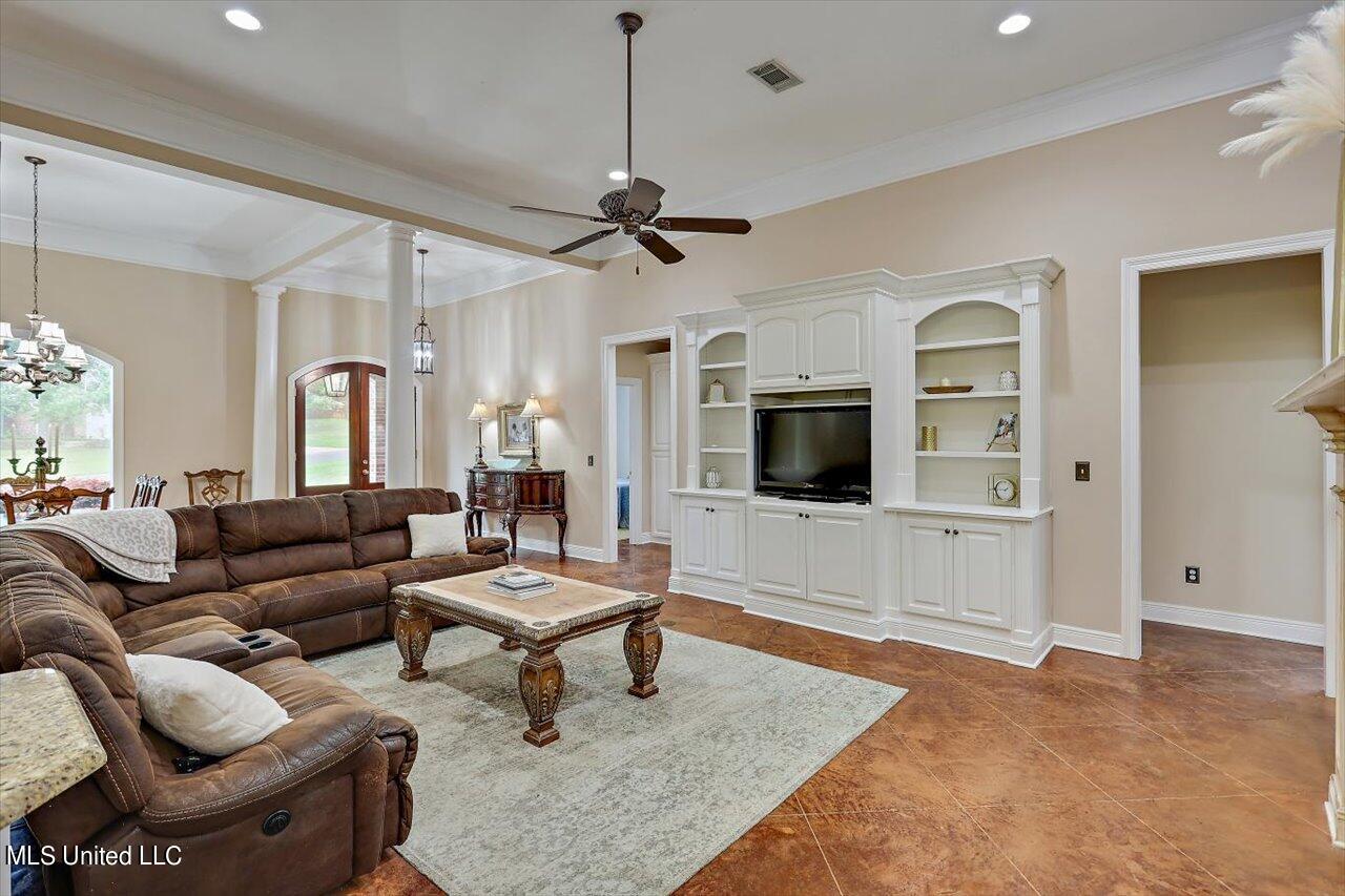 109 Fox Hollow Bend