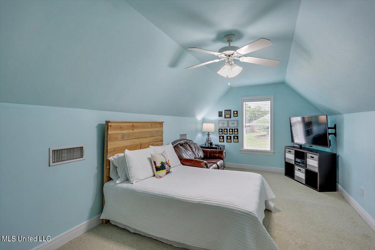 109 Fox Hollow Bend