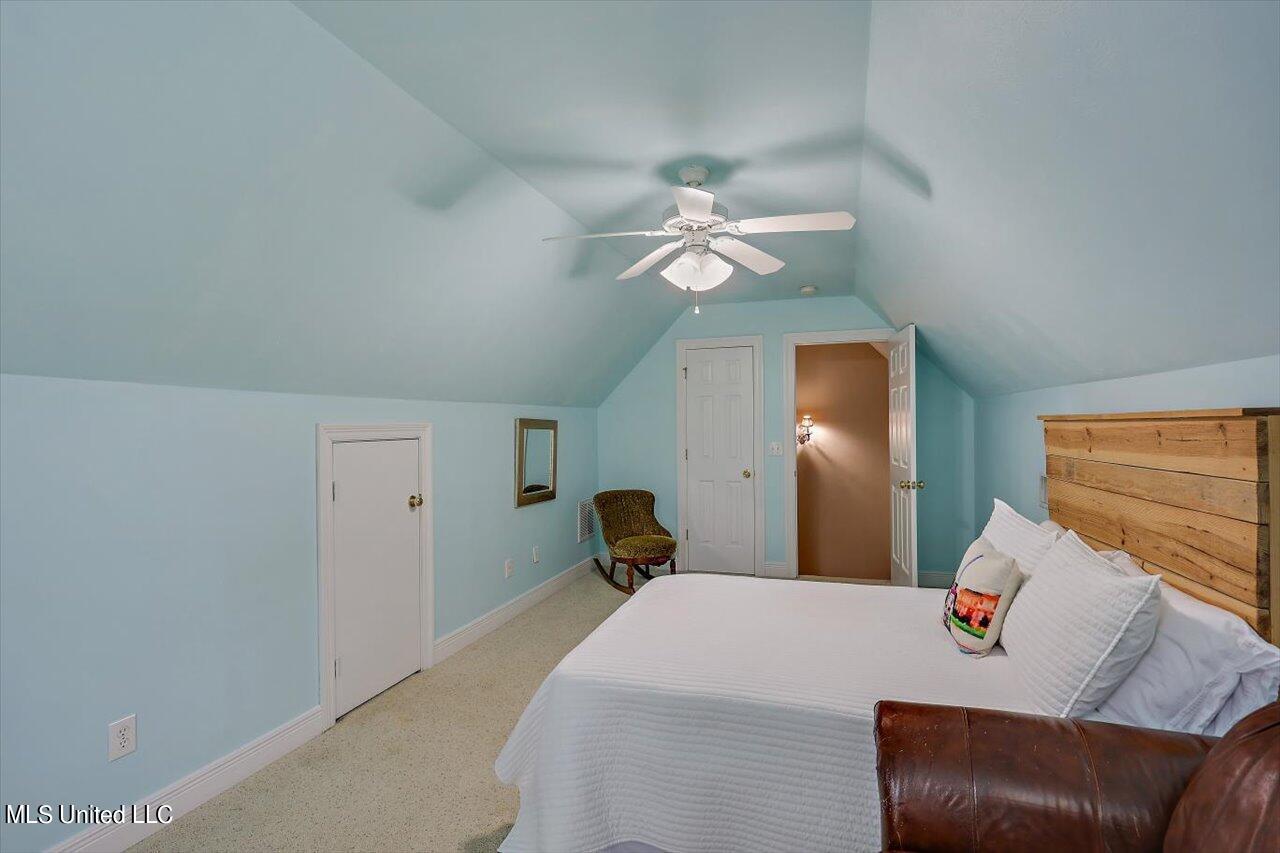 109 Fox Hollow Bend