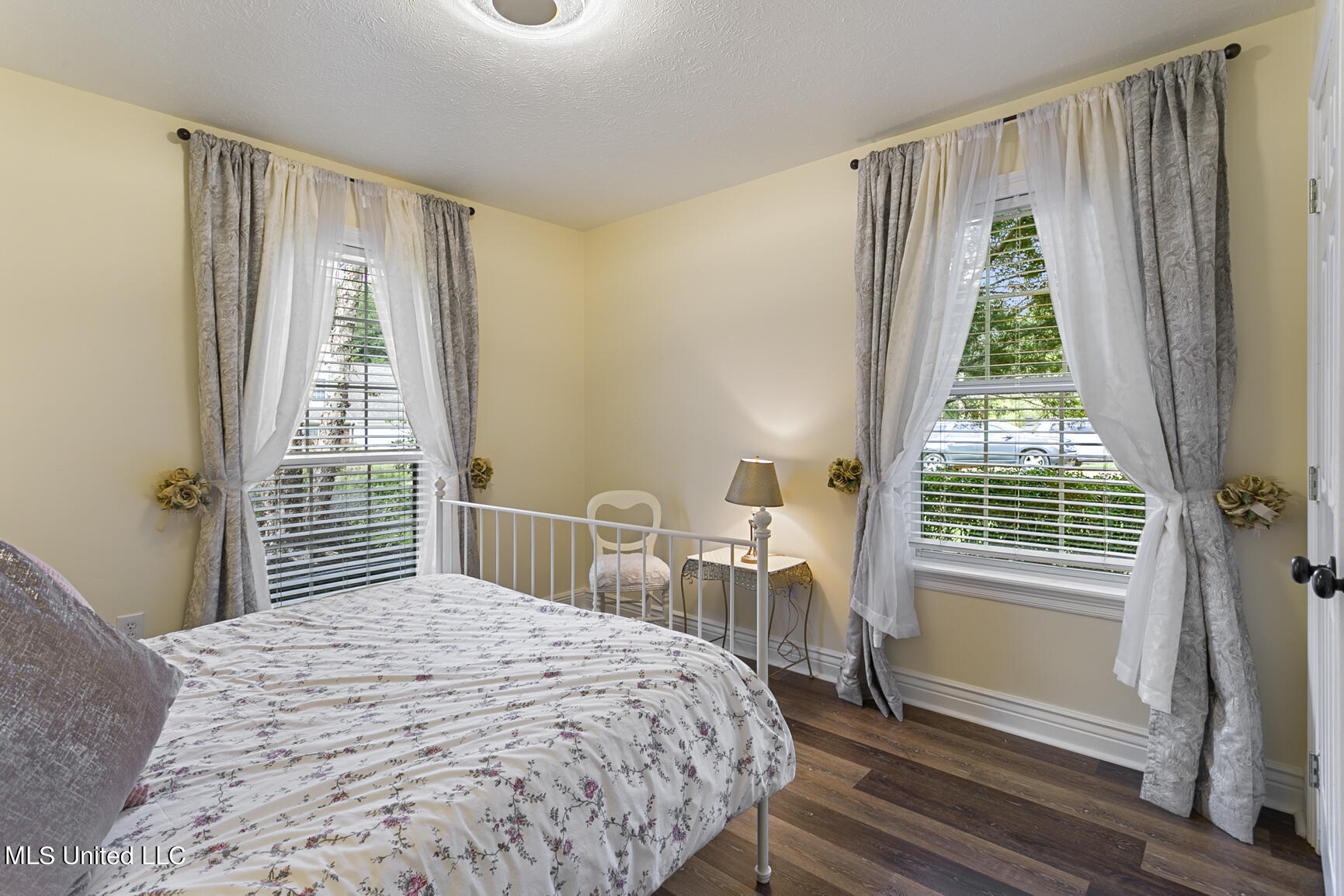 406 Hemlock Drive