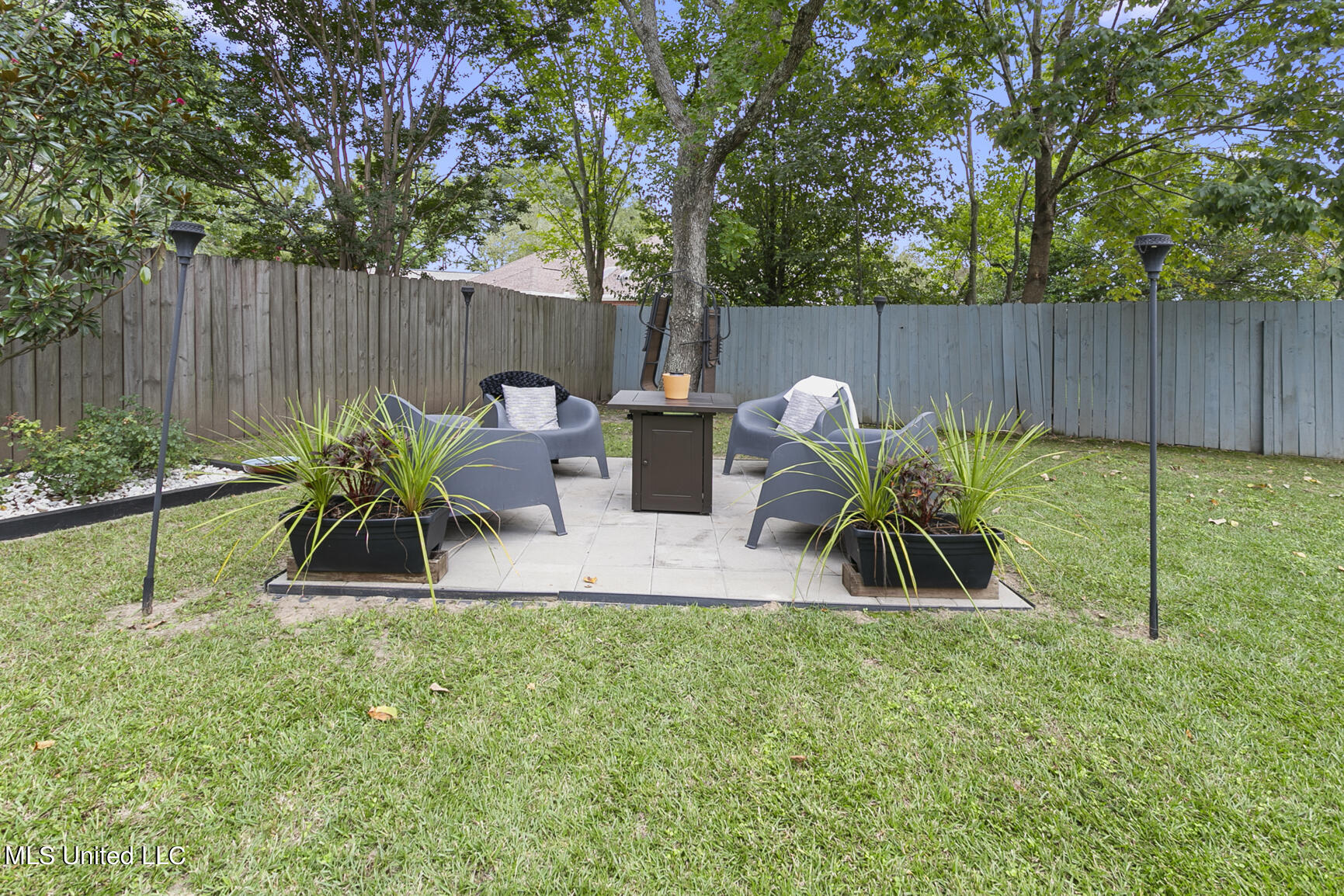 406 Hemlock Drive