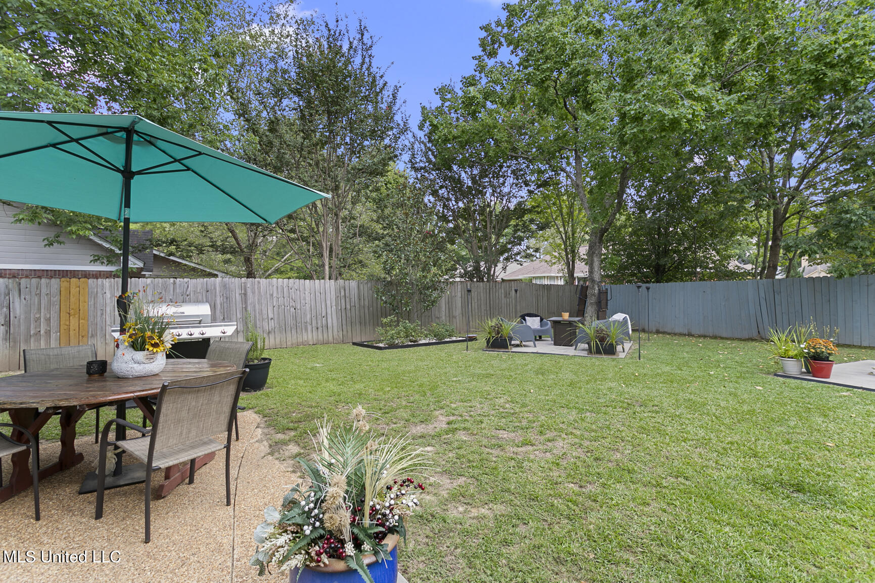 406 Hemlock Drive