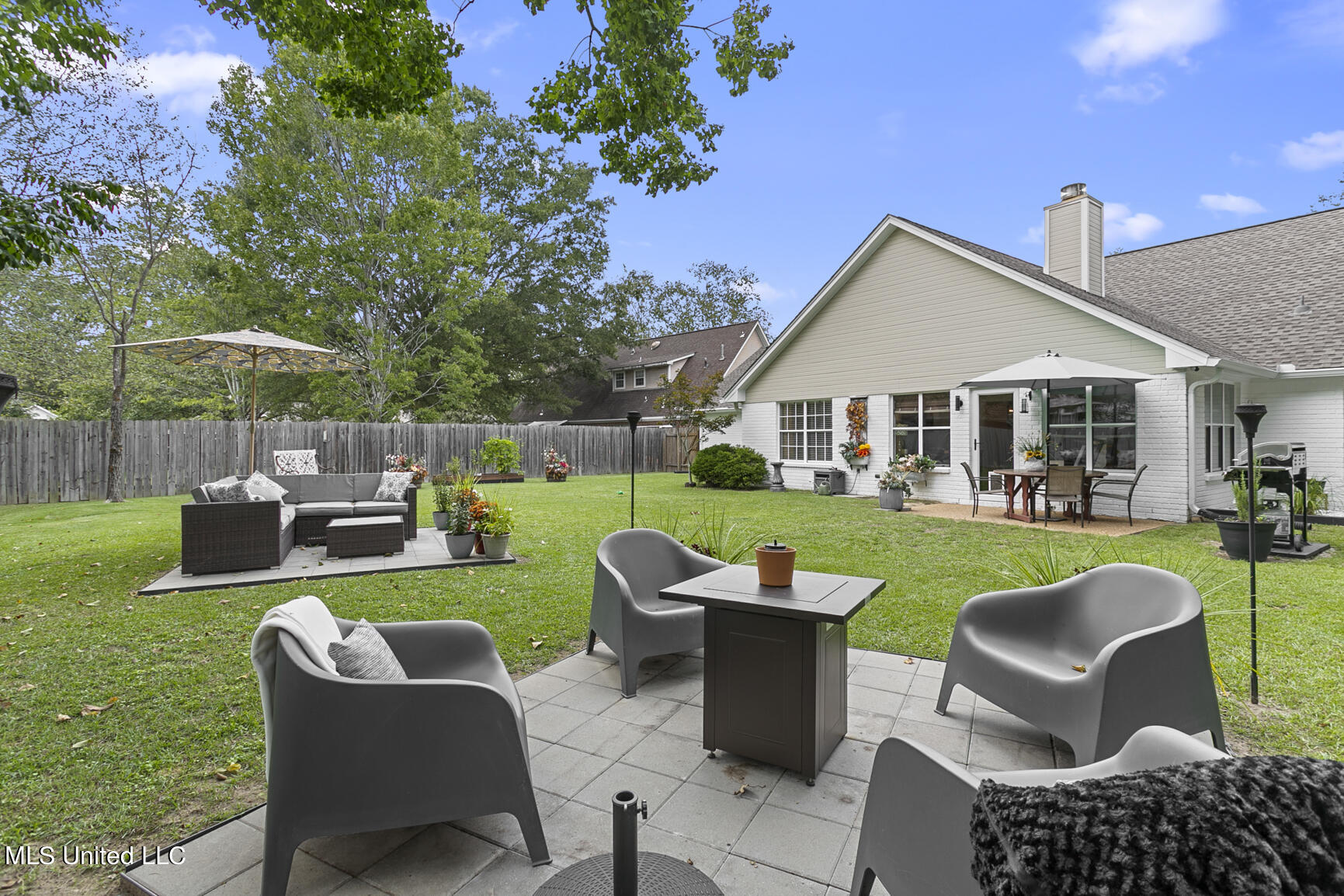 406 Hemlock Drive