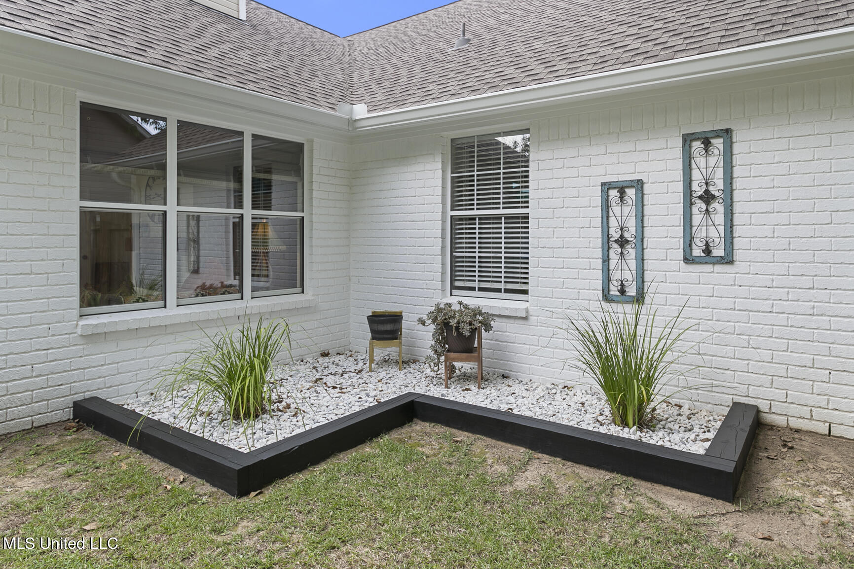 406 Hemlock Drive