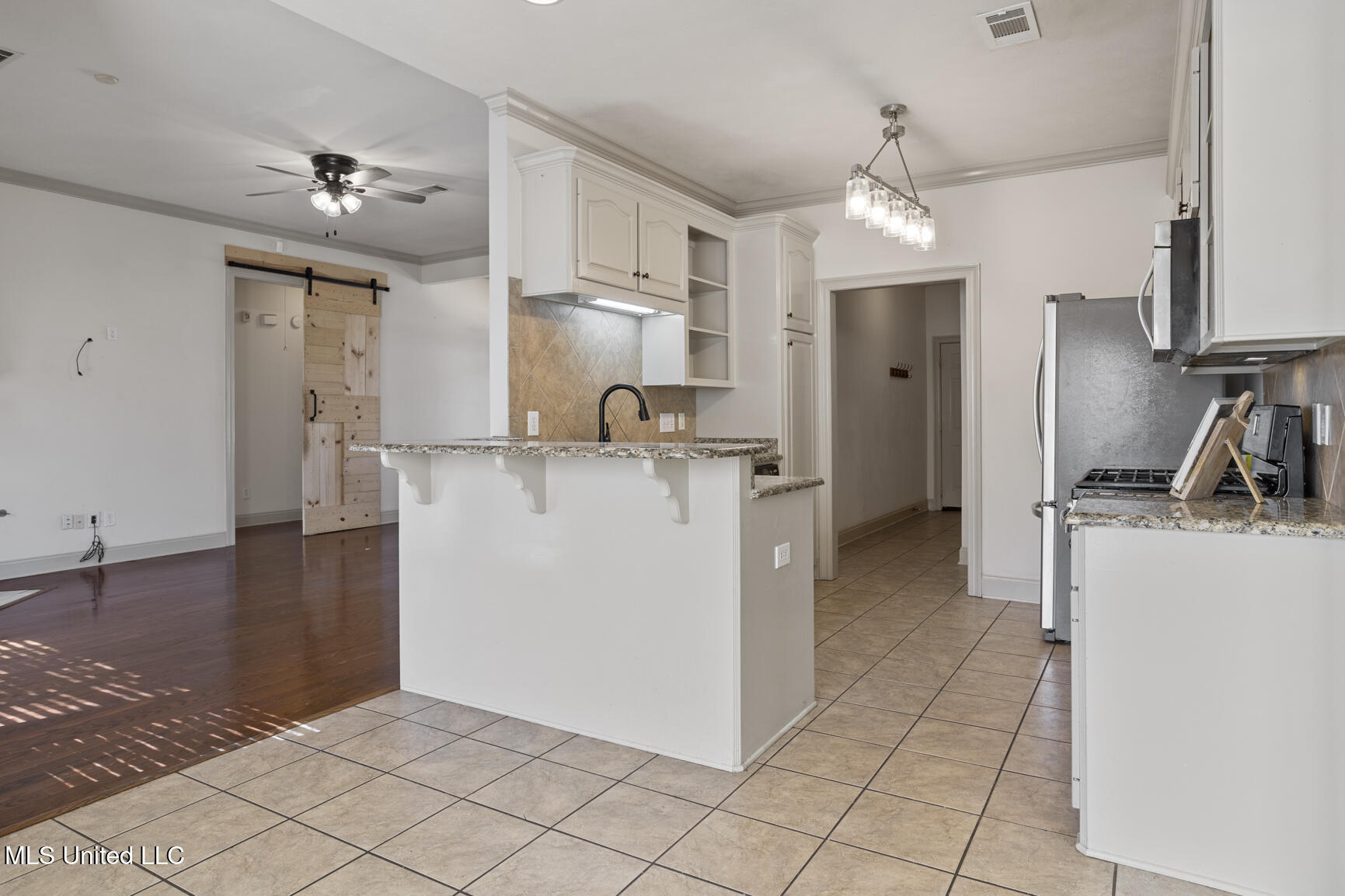 1911 E Ridge Circle