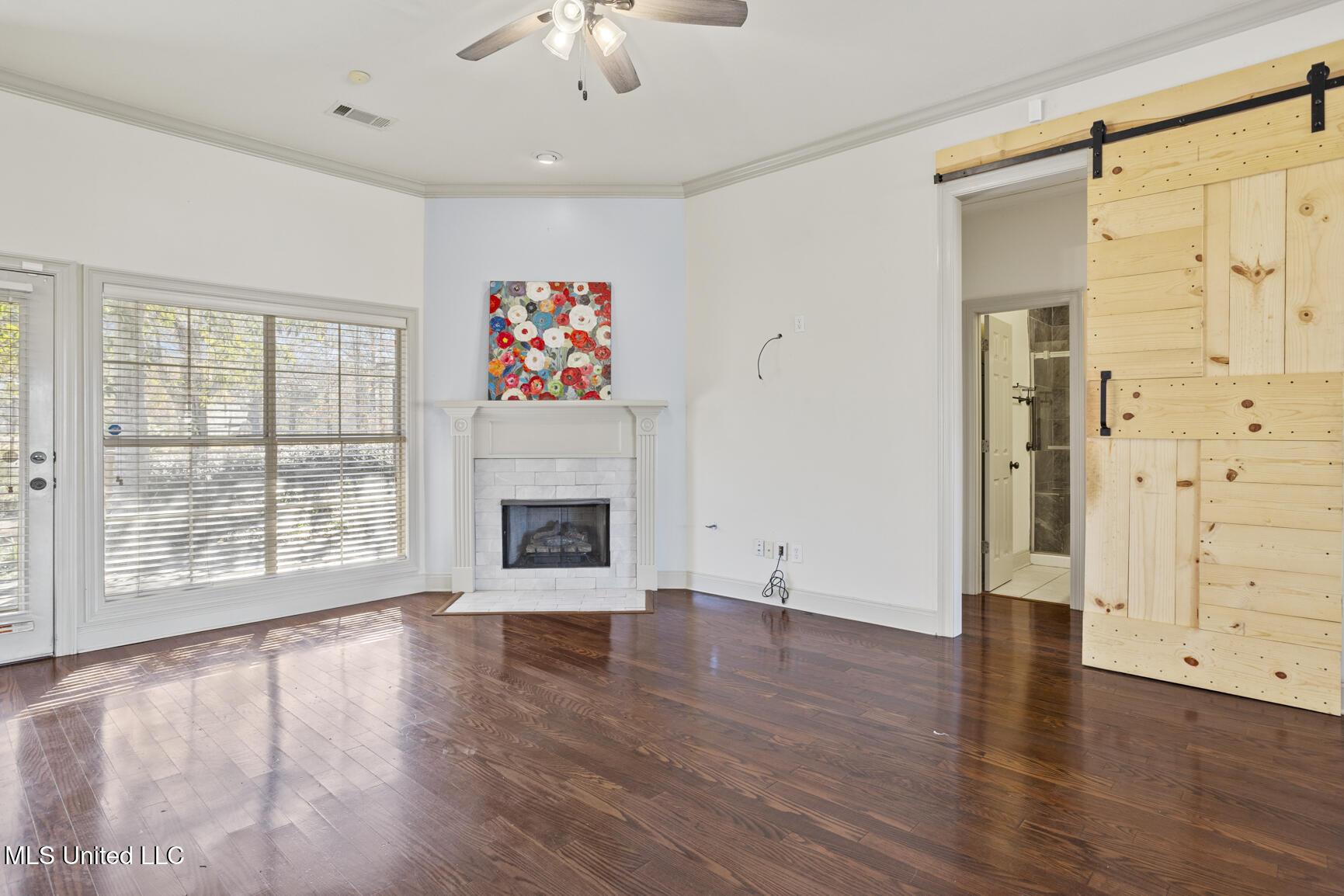 1911 E Ridge Circle