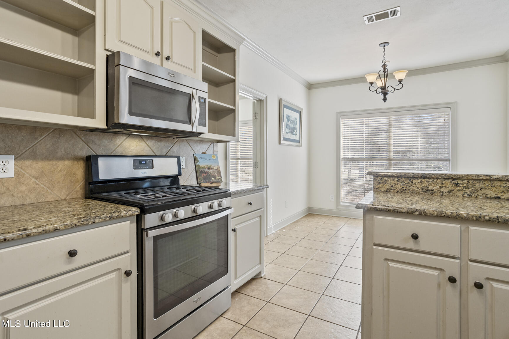 1911 E Ridge Circle