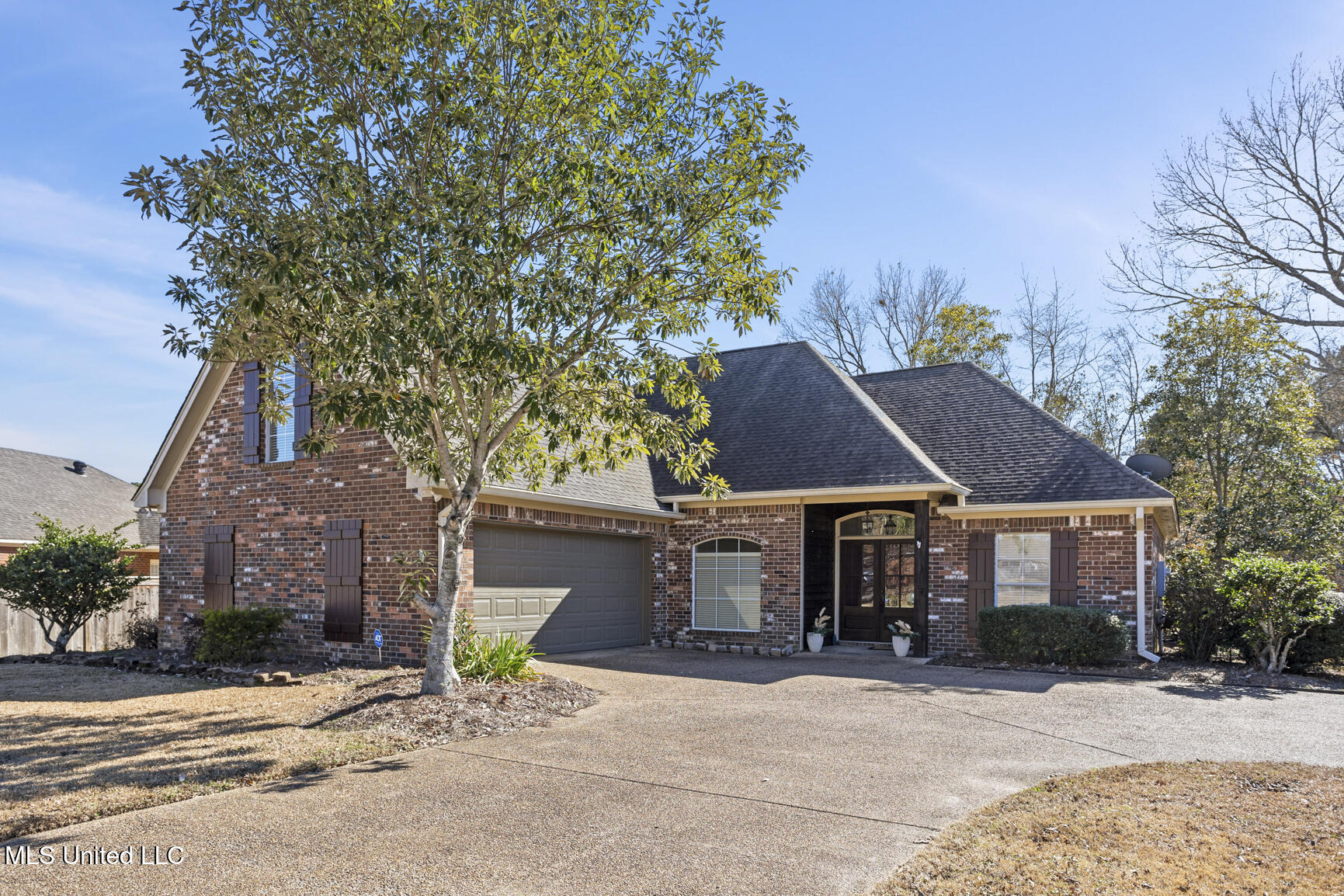 1911 E Ridge Circle