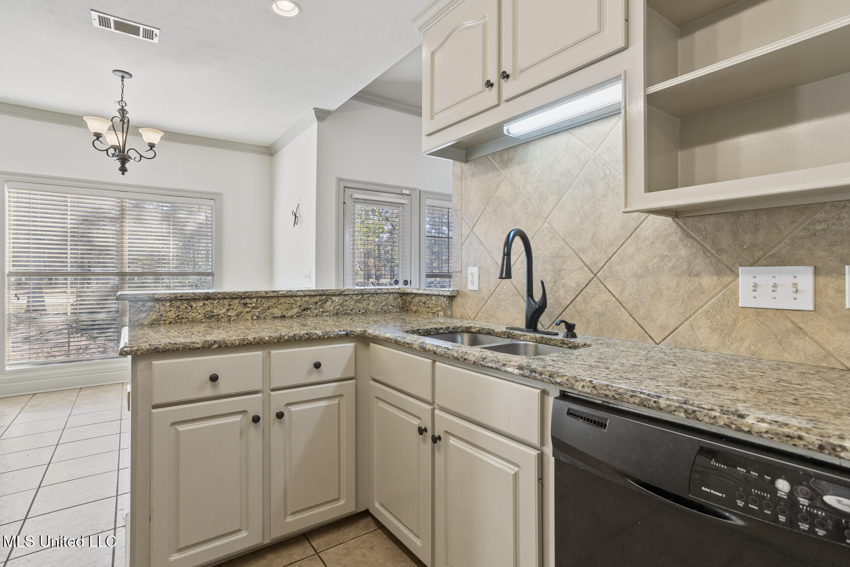 1911 E Ridge Circle
